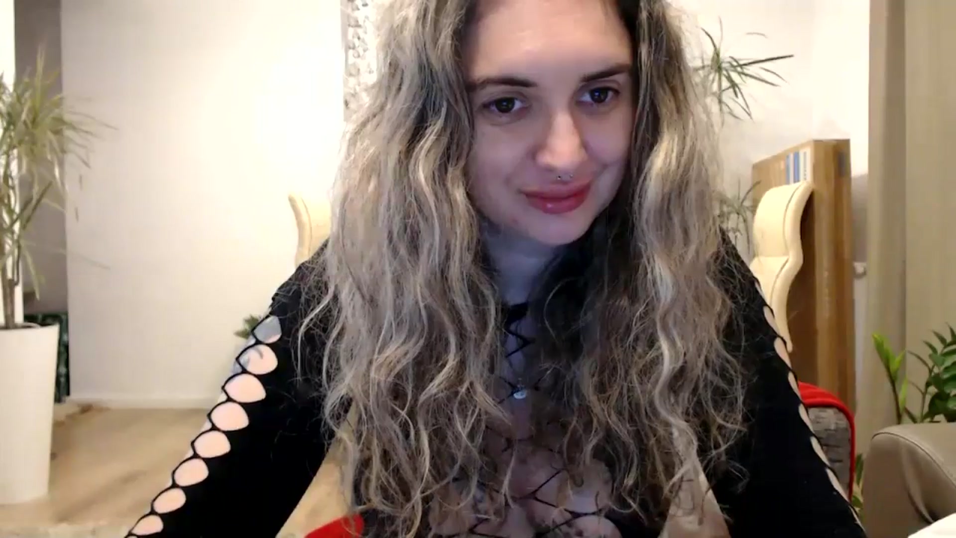Gallery image thumbnail from MissDivinna's myfreecams stream on, 07/16/2024, 22:36 image 7 of 20