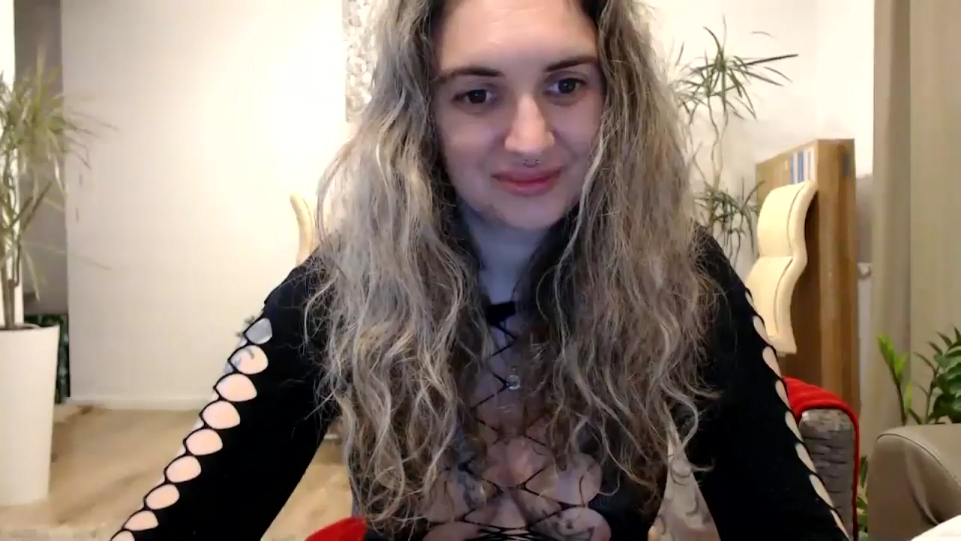 Gallery image thumbnail from MissDivinna's myfreecams stream on, 07/16/2024, 22:36 image 6 of 20