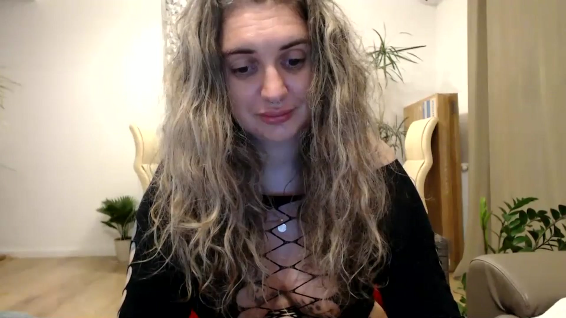 Gallery image thumbnail from MissDivinna's myfreecams stream on, 07/17/2024, 03:00 image 16 of 20