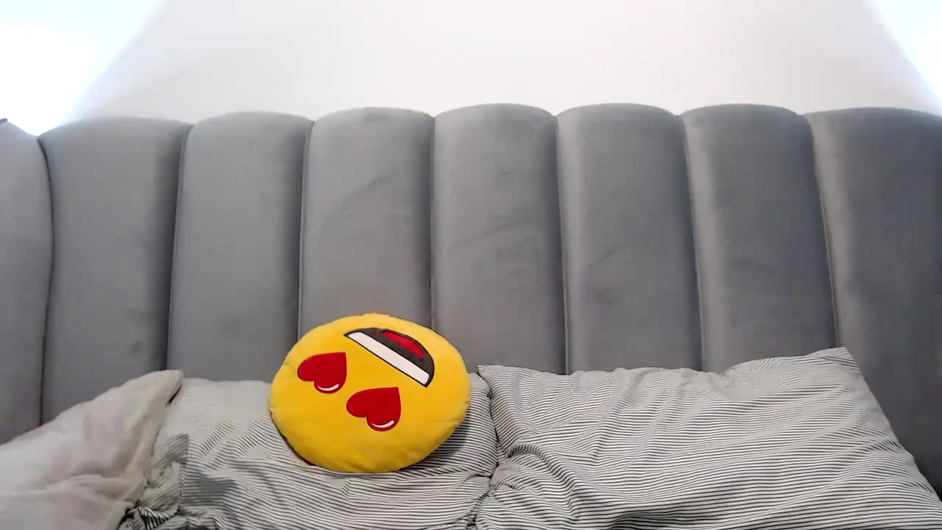 Gallery image thumbnail from MissDivinna's myfreecams stream on, 07/20/2024, 01:01 image 17 of 20