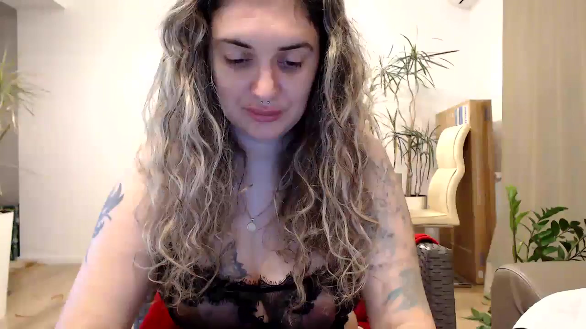 Gallery image thumbnail from MissDivinna's myfreecams stream on, 07/22/2024, 23:15 image 3 of 20