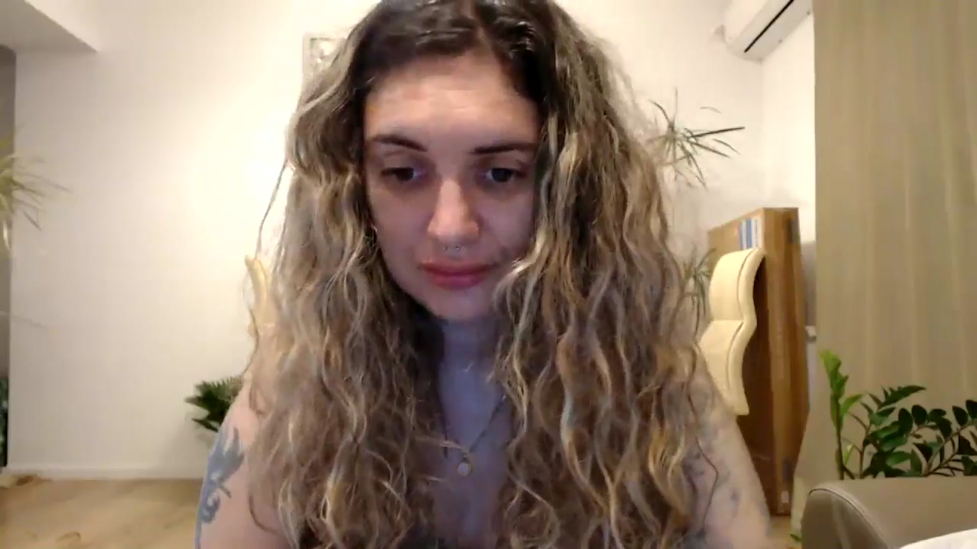 Gallery image thumbnail from MissDivinna's myfreecams stream on, 07/23/2024, 24:01 image 9 of 20