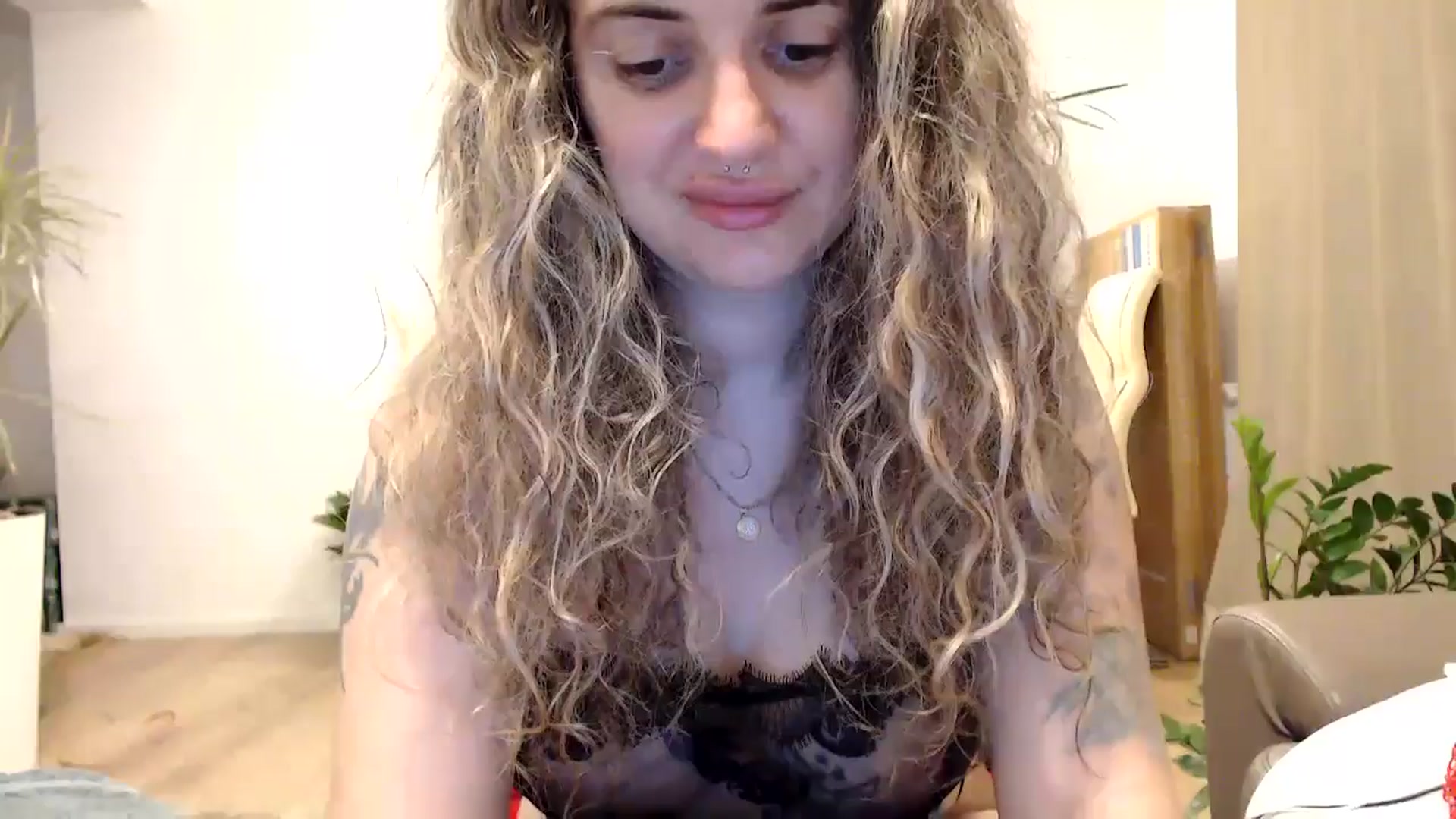 Gallery image thumbnail from MissDivinna's myfreecams stream on, 07/23/2024, 24:57 image 1 of 20
