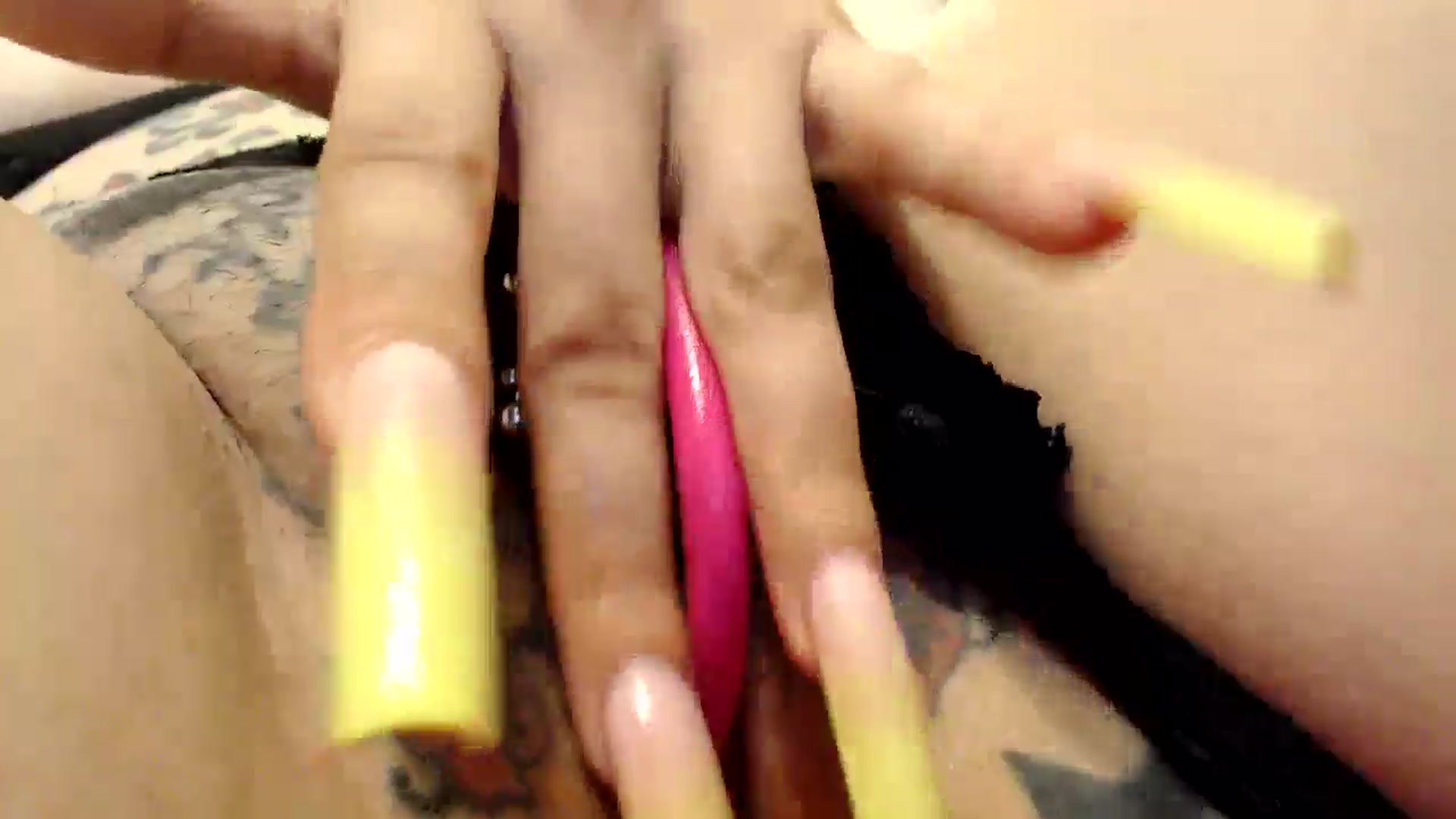 Gallery image thumbnail from MissDivinna's myfreecams stream on, 07/23/2024, 01:34 image 2 of 20