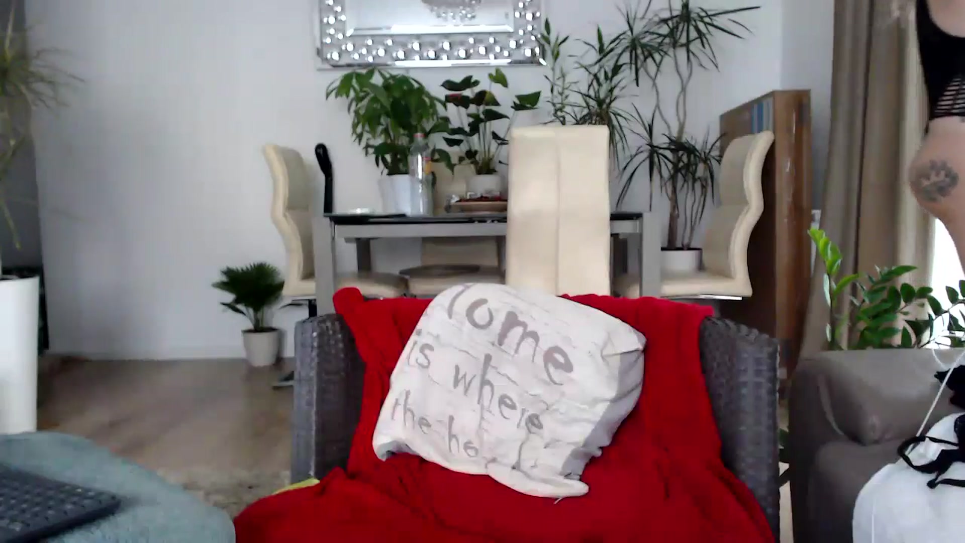 Gallery image thumbnail from MissDivinna's myfreecams stream on, 07/24/2024, 04:21 image 16 of 20