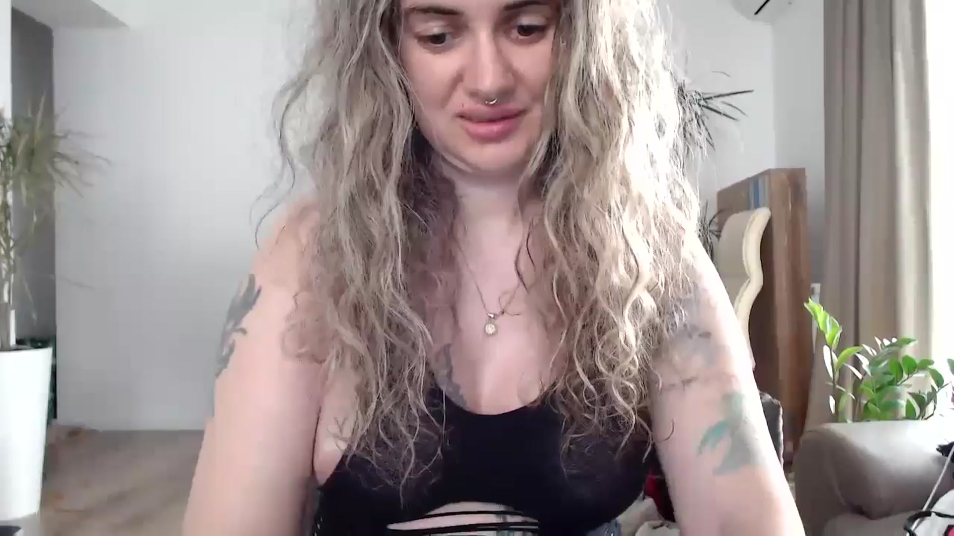 Gallery image thumbnail from MissDivinna's myfreecams stream on, 07/24/2024, 05:33 image 3 of 20