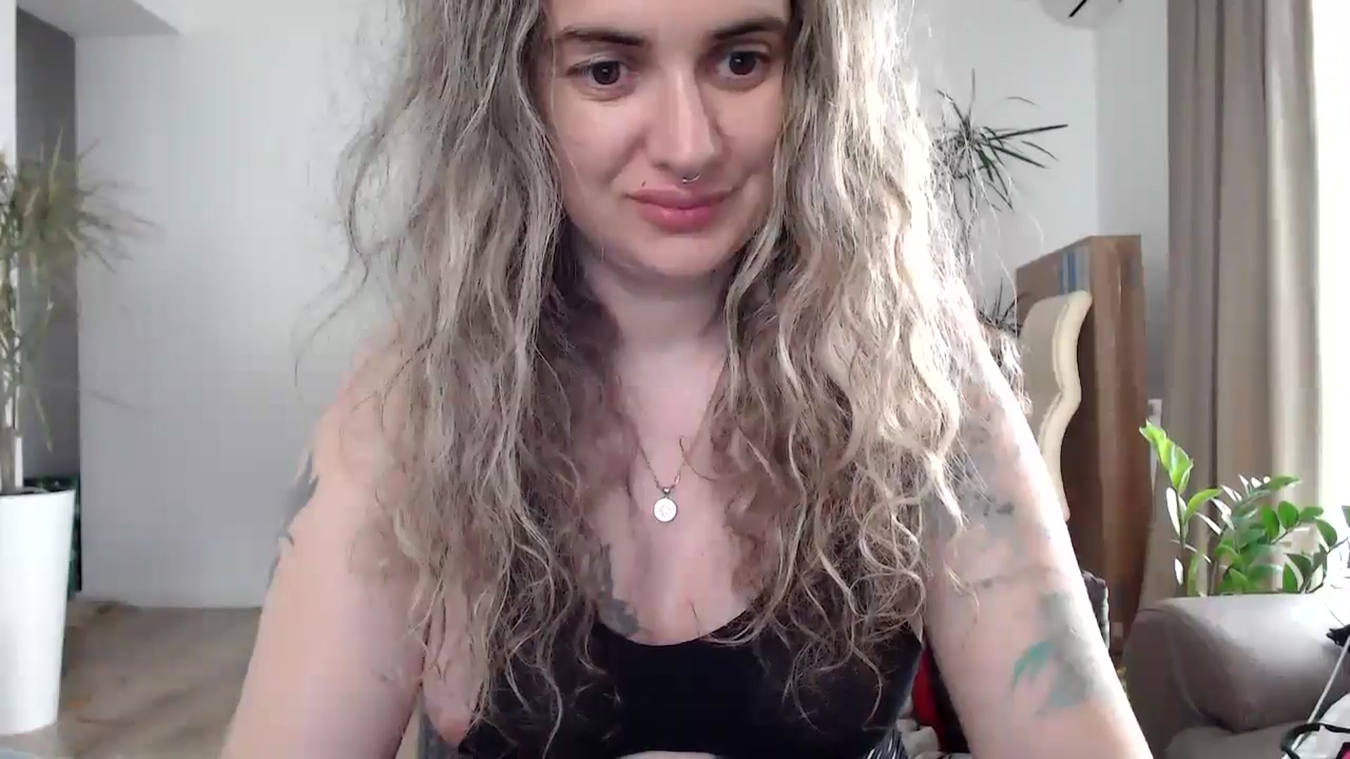 Gallery image thumbnail from MissDivinna's myfreecams stream on, 07/24/2024, 05:33 image 4 of 20