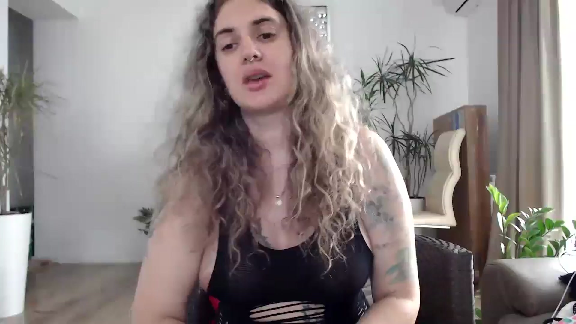 Gallery image thumbnail from MissDivinna's myfreecams stream on, 07/24/2024, 05:33 image 12 of 20