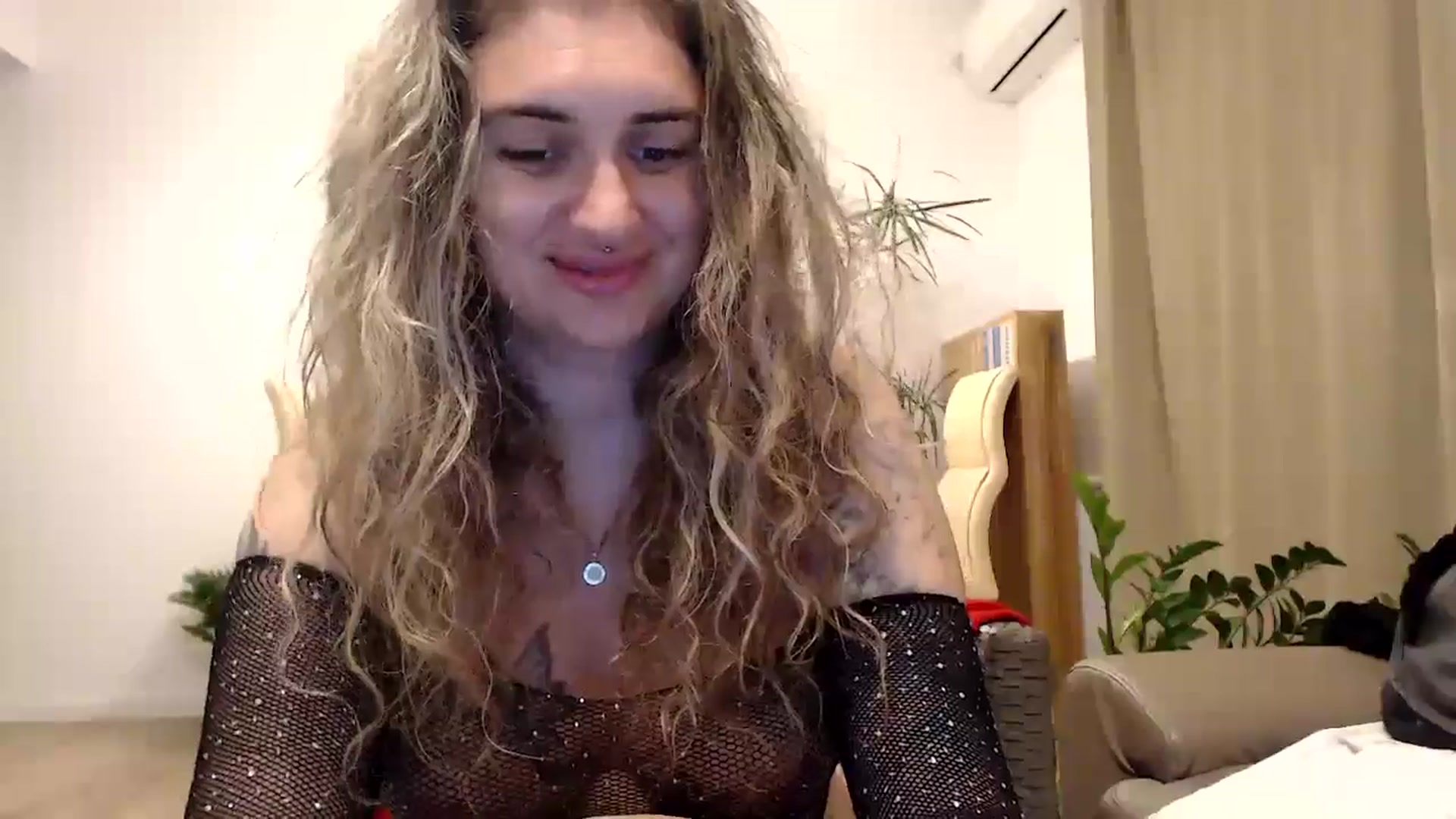 Gallery image thumbnail from MissDivinna's myfreecams stream on, 07/27/2024, 03:48 image 14 of 20