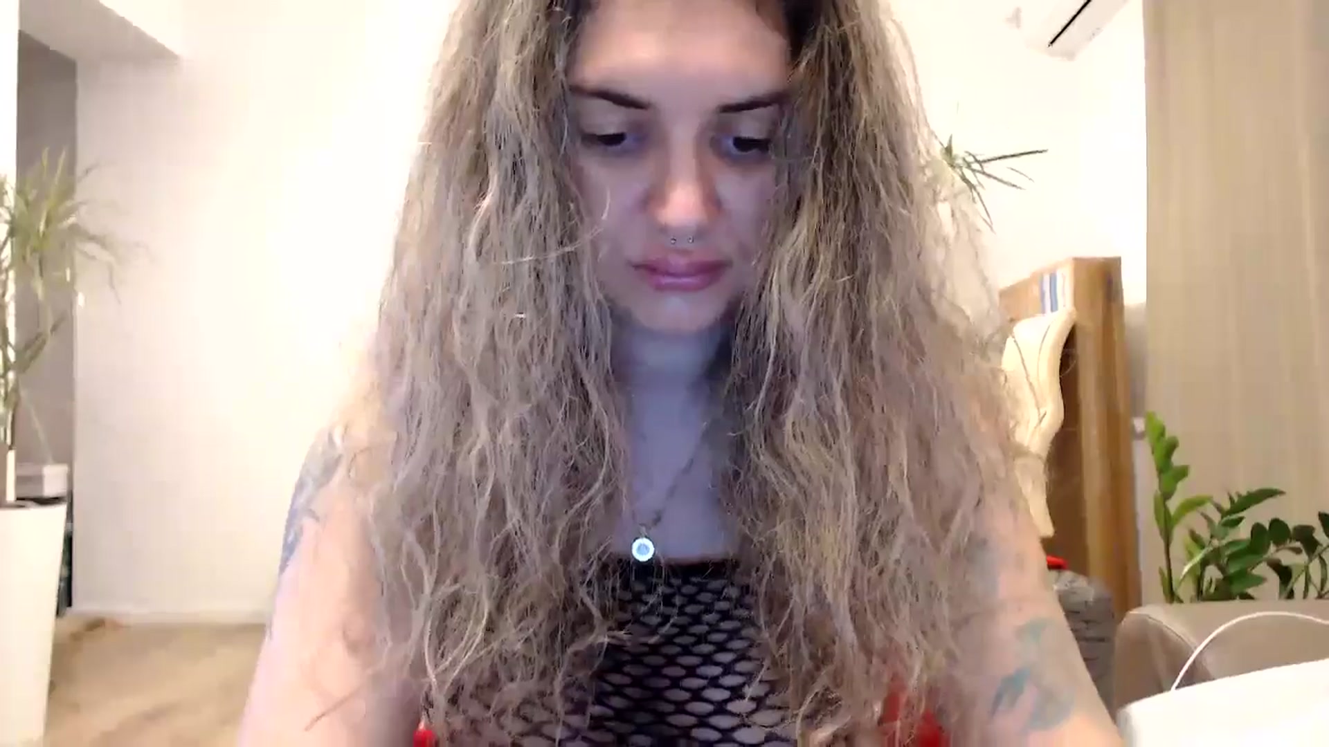 Gallery image thumbnail from MissDivinna's myfreecams stream on, 07/27/2024, 22:20 image 2 of 20