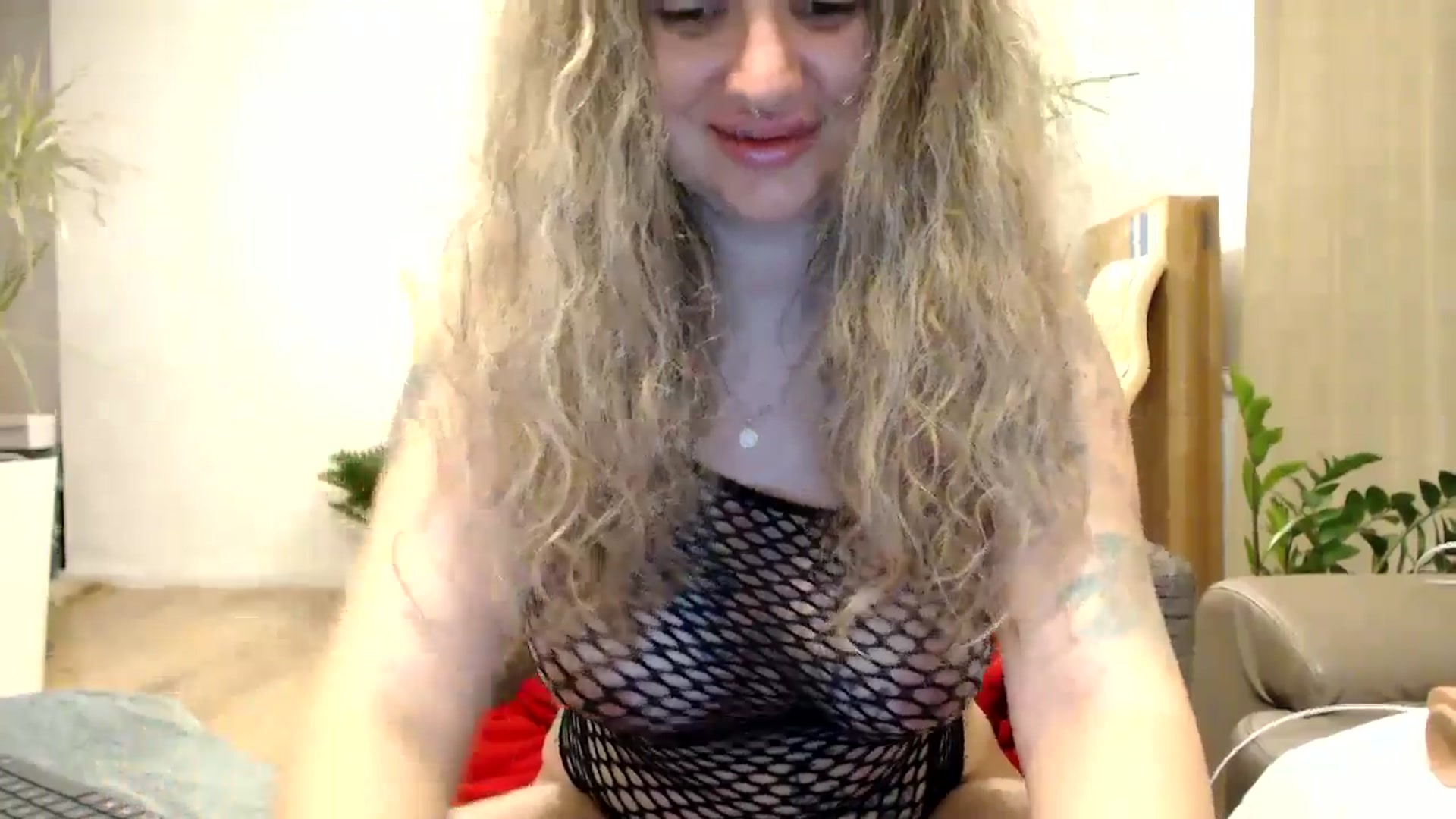 Gallery image thumbnail from MissDivinna's myfreecams stream on, 07/27/2024, 23:58 image 14 of 20