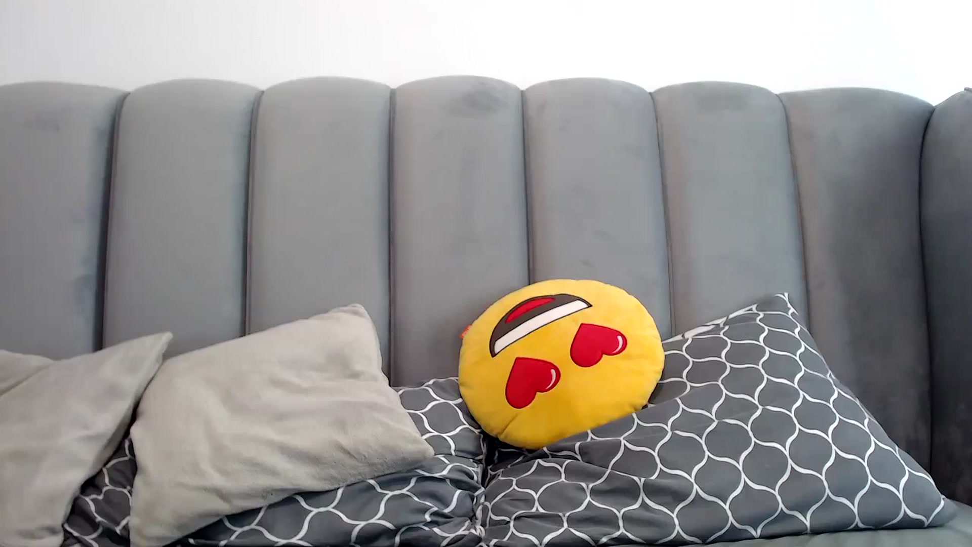 Gallery image thumbnail from MissDivinna's myfreecams stream on, 07/31/2024, 05:10 image 2 of 20
