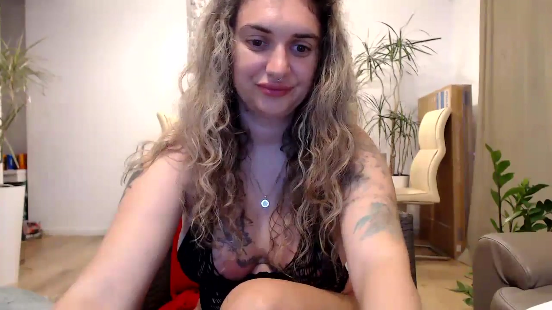 Gallery image thumbnail from MissDivinna's myfreecams stream on, 08/07/2024, 03:54 image 19 of 20