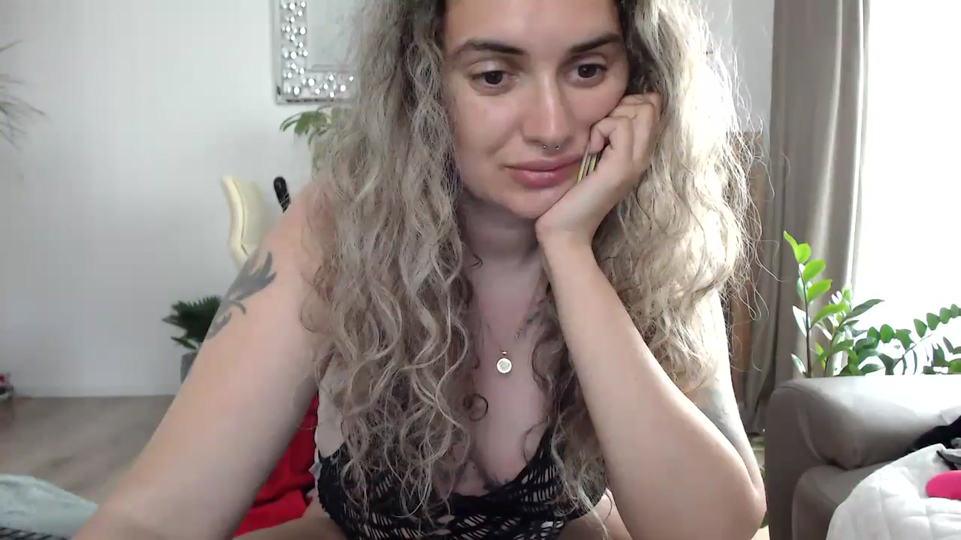 Gallery image thumbnail from MissDivinna's myfreecams stream on, 08/07/2024, 05:49 image 19 of 20