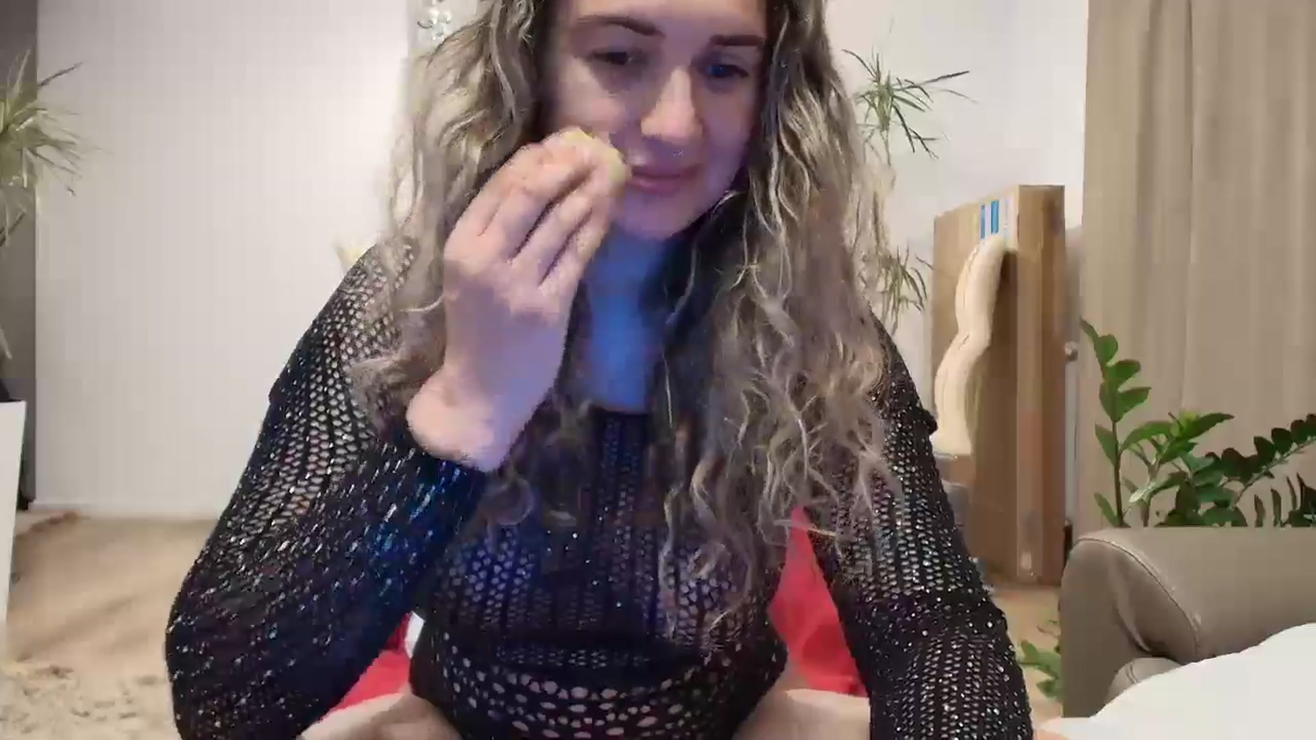 Gallery image thumbnail from MissDivinna's myfreecams stream on, 08/07/2024, 23:11 image 4 of 20