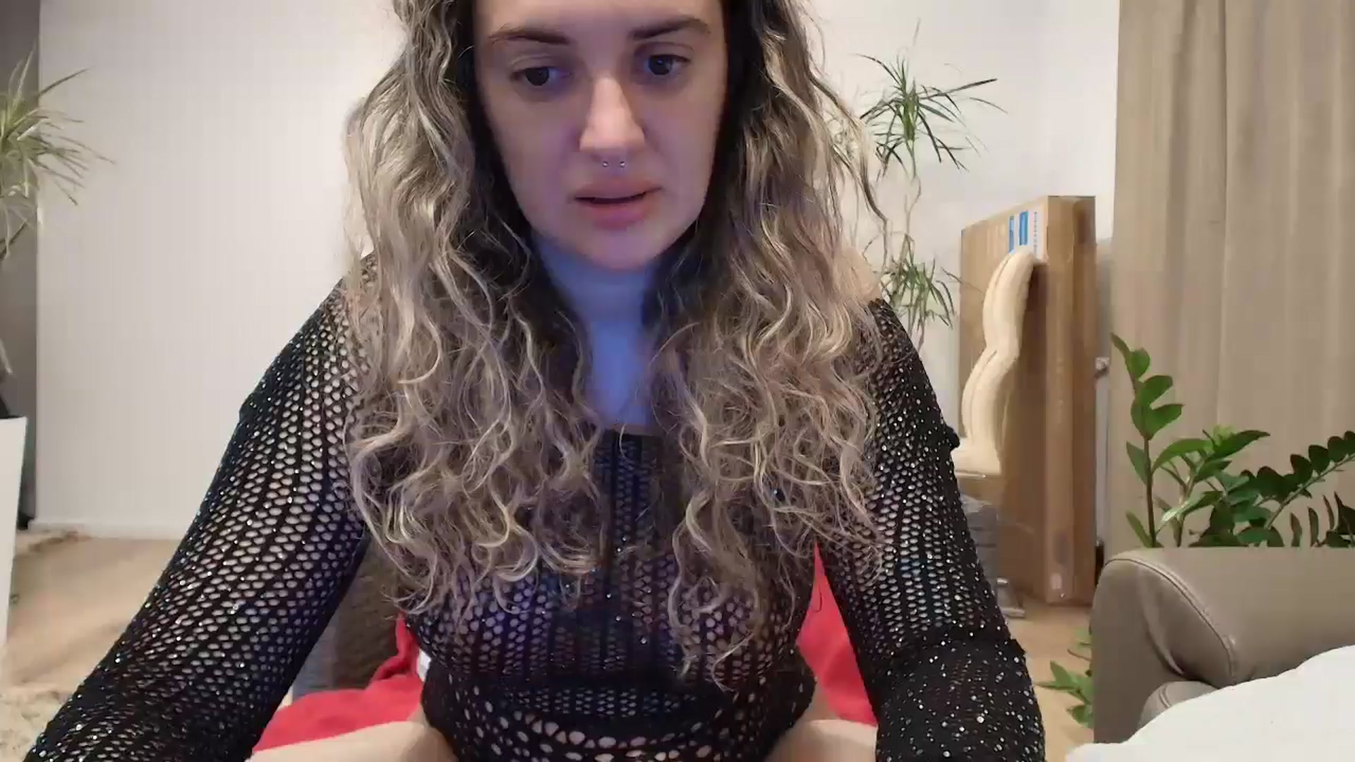 Gallery image thumbnail from MissDivinna's myfreecams stream on, 08/07/2024, 23:11 image 6 of 20