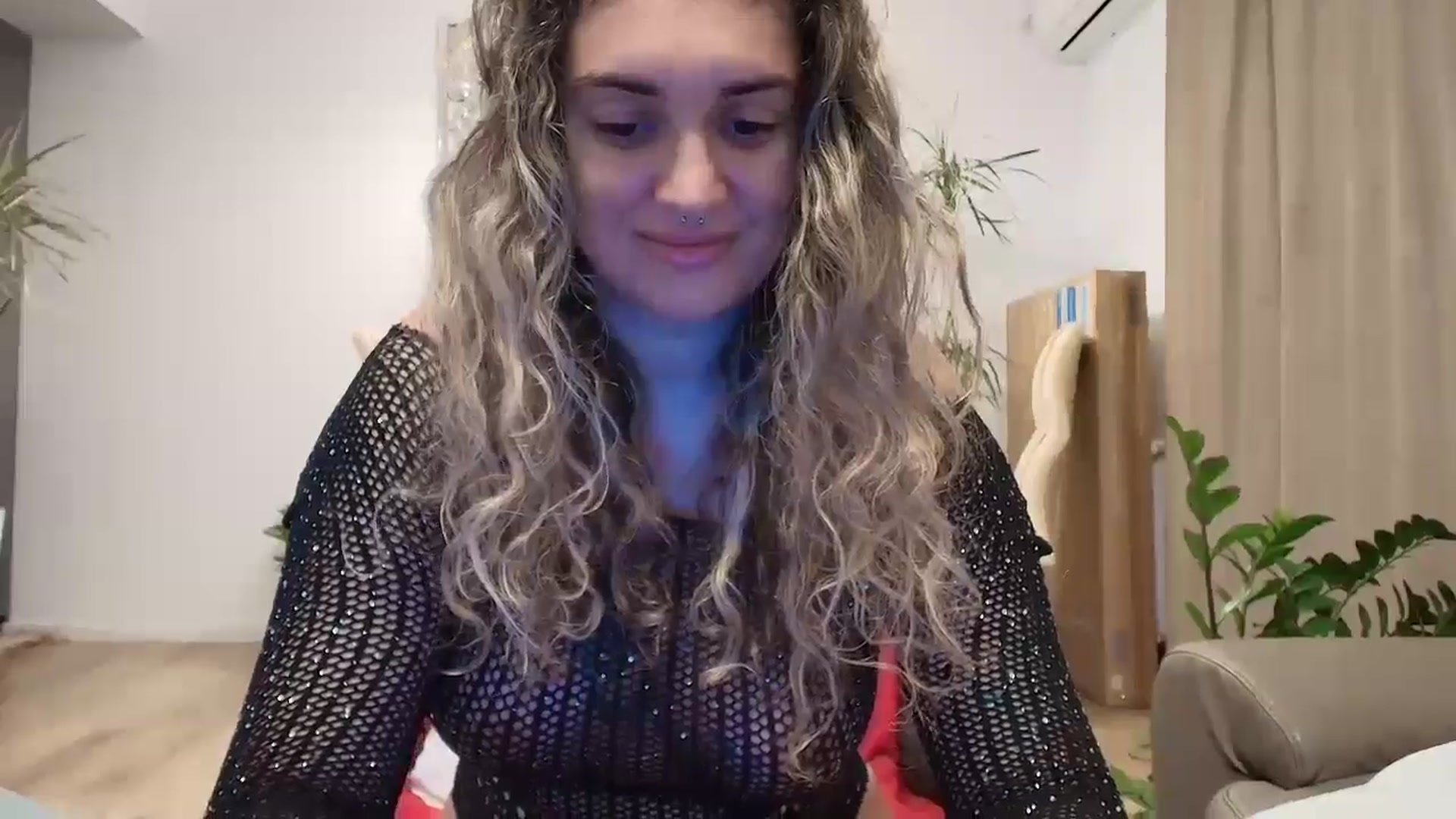 Gallery image thumbnail from MissDivinna's myfreecams stream on, 08/07/2024, 23:11 image 15 of 20