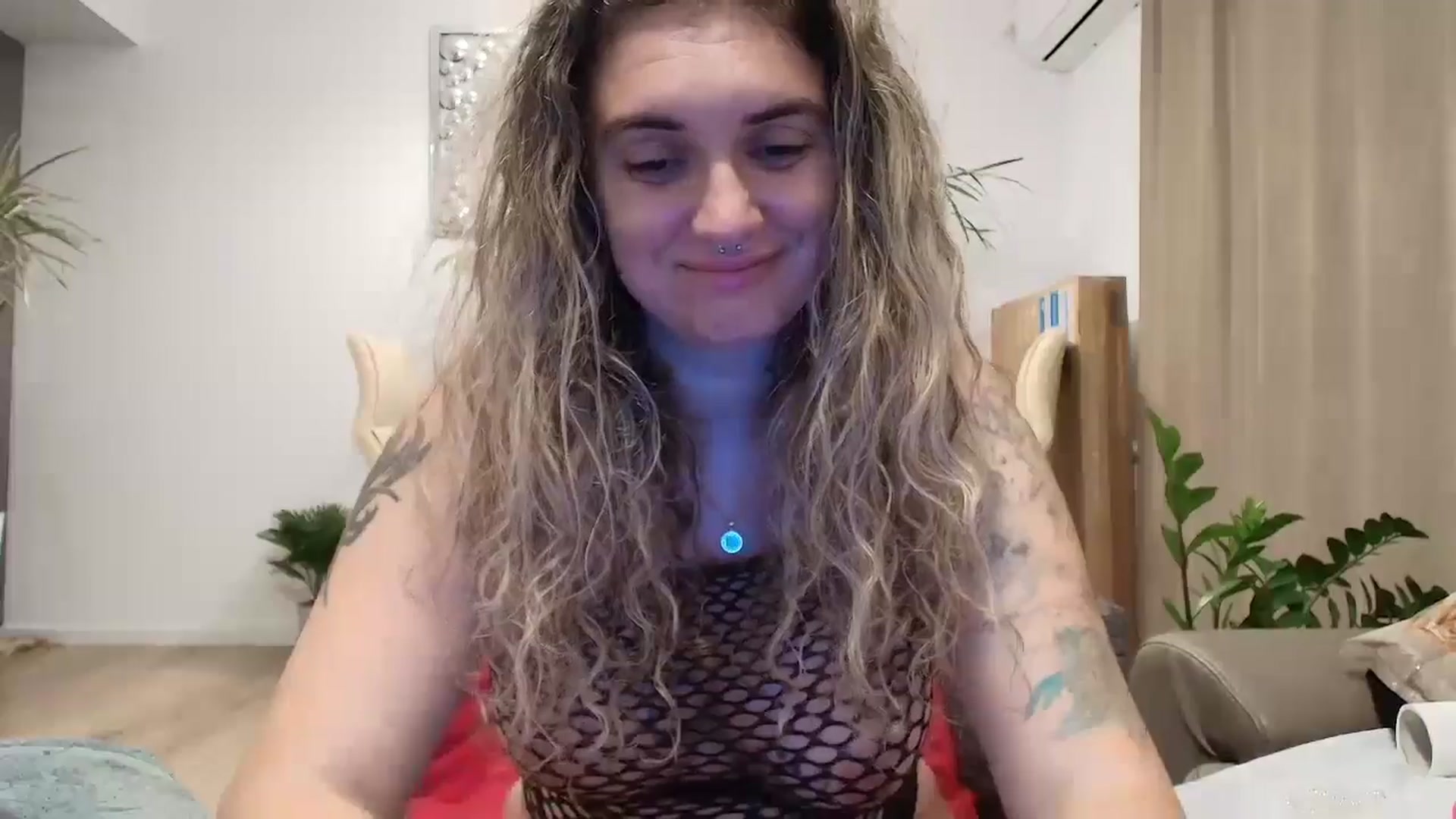 Gallery image thumbnail from MissDivinna's myfreecams stream on, 08/10/2024, 24:01 image 6 of 20
