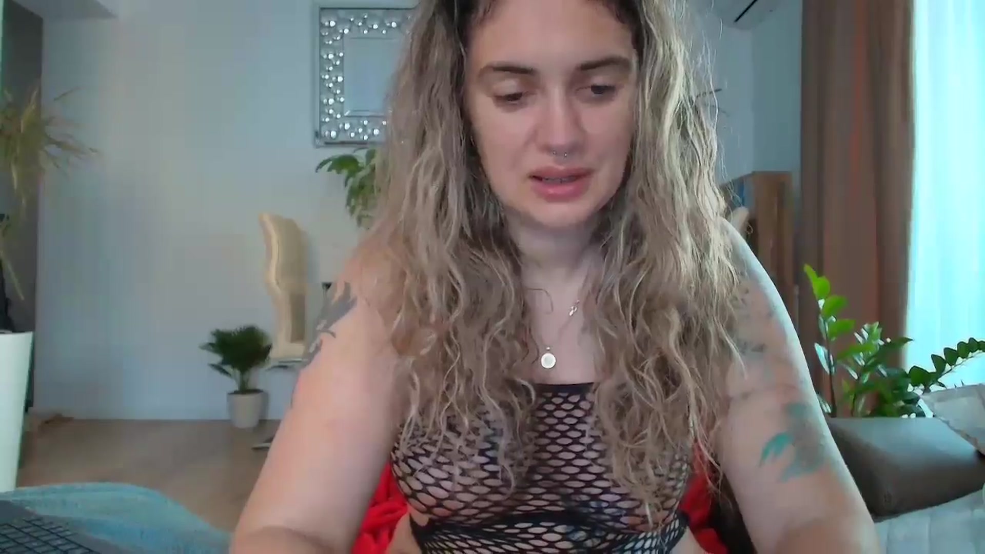 Gallery image thumbnail from MissDivinna's myfreecams stream on, 08/10/2024, 04:28 image 15 of 20