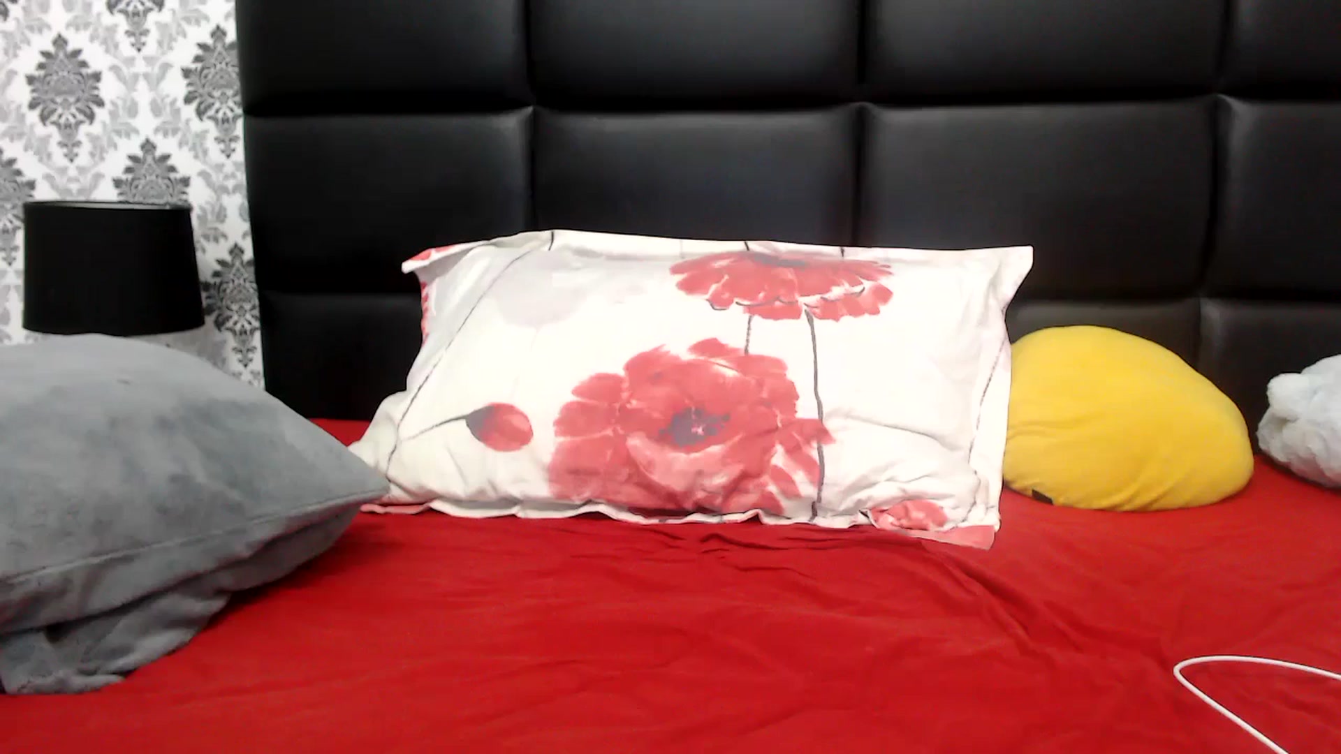 Gallery image thumbnail from MissDivinna's myfreecams stream on, 08/14/2024, 24:02 image 17 of 20