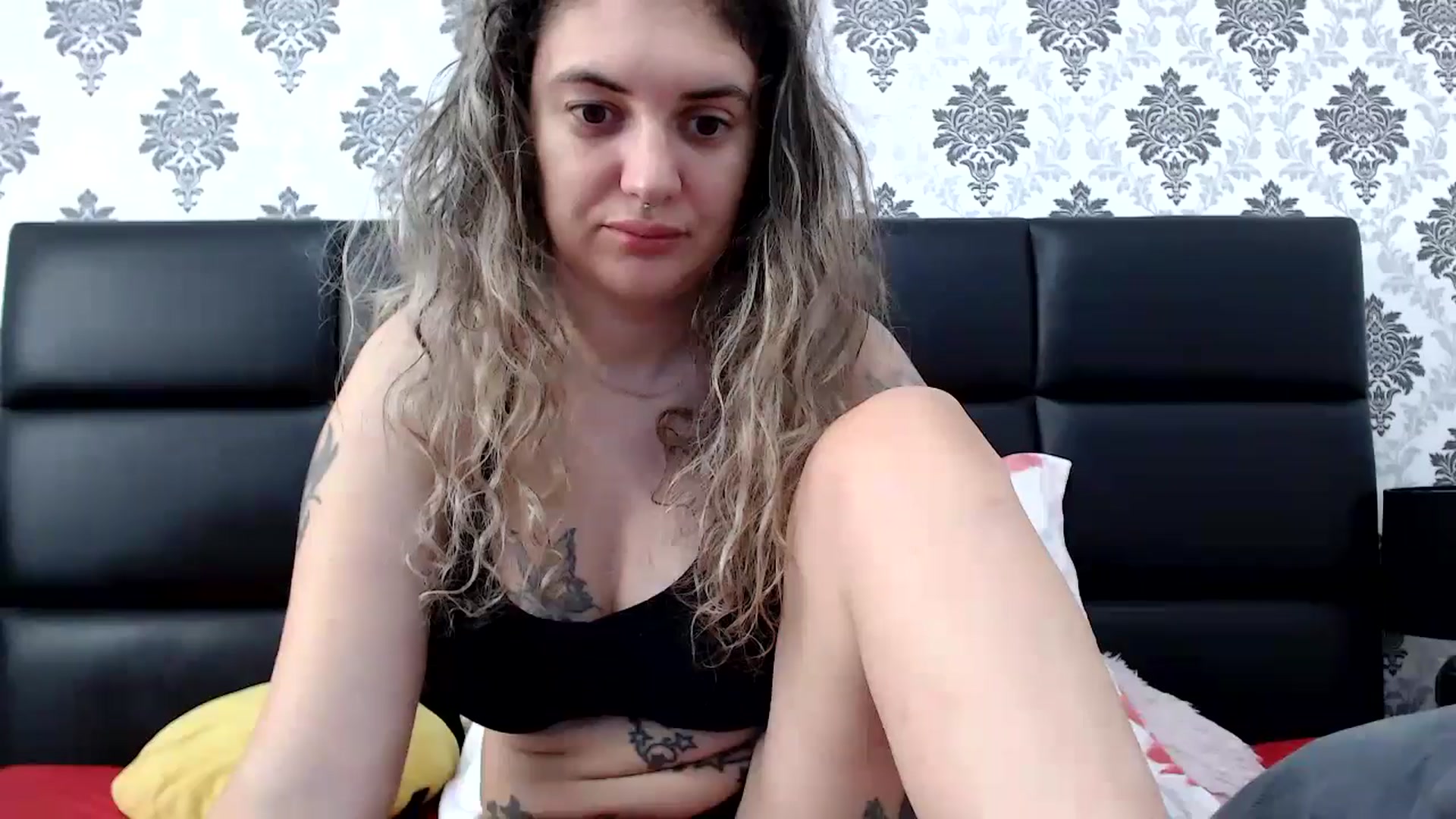 Gallery image thumbnail from MissDivinna's myfreecams stream on, 08/17/2024, 06:26 image 14 of 20