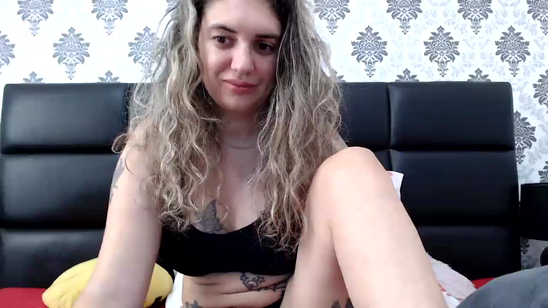 Gallery image thumbnail from MissDivinna's myfreecams stream on, 08/17/2024, 06:26 image 15 of 20