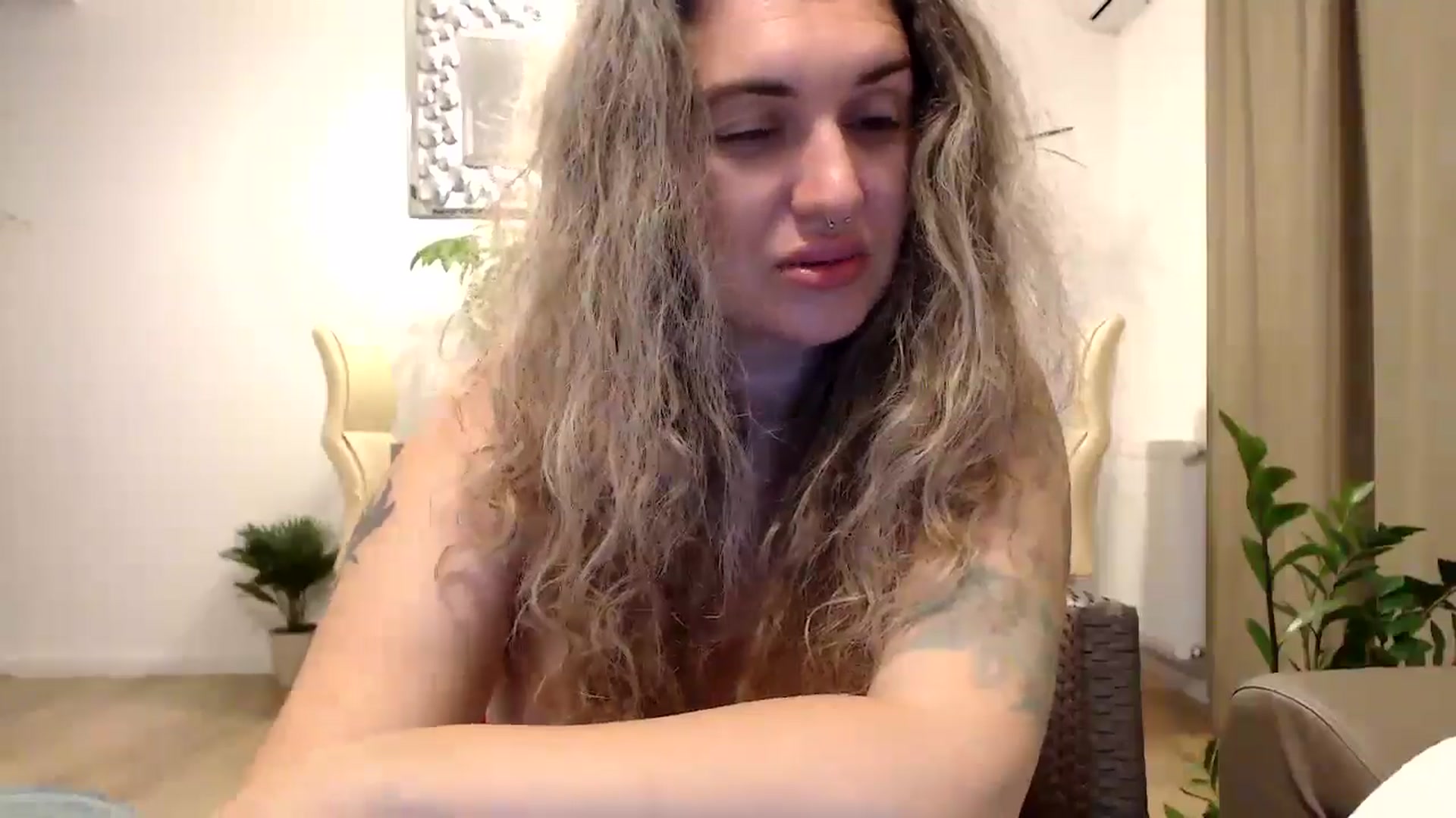 Gallery image thumbnail from MissDivinna's myfreecams stream on, 08/21/2024, 01:27 image 17 of 20