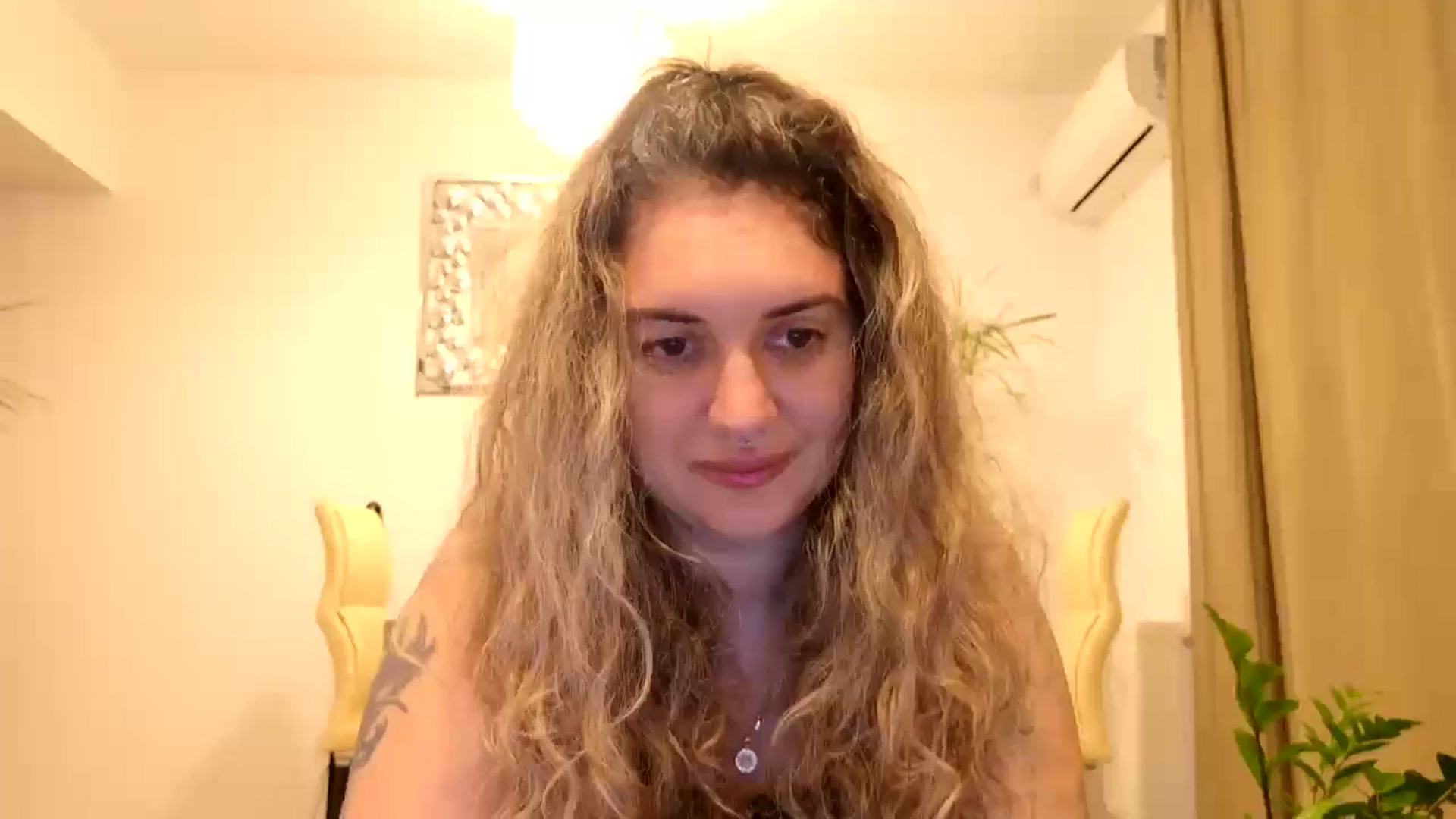 Gallery image thumbnail from MissDivinna's myfreecams stream on, 08/21/2024, 23:55 image 12 of 20