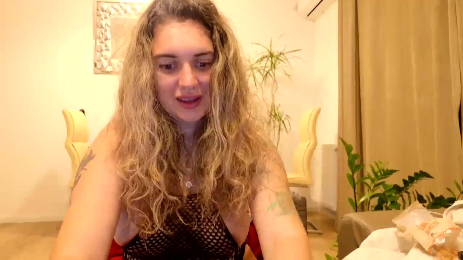 Gallery image thumbnail from MissDivinna's myfreecams stream on, 08/22/2024, 01:14 image 14 of 20