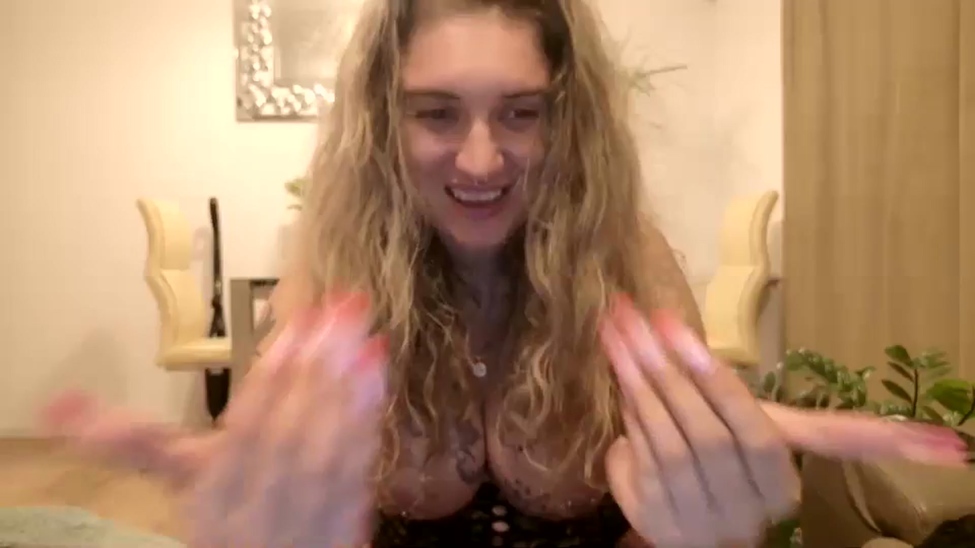 Gallery image thumbnail from MissDivinna's myfreecams stream on, 09/08/2024, 21:51 image 14 of 20