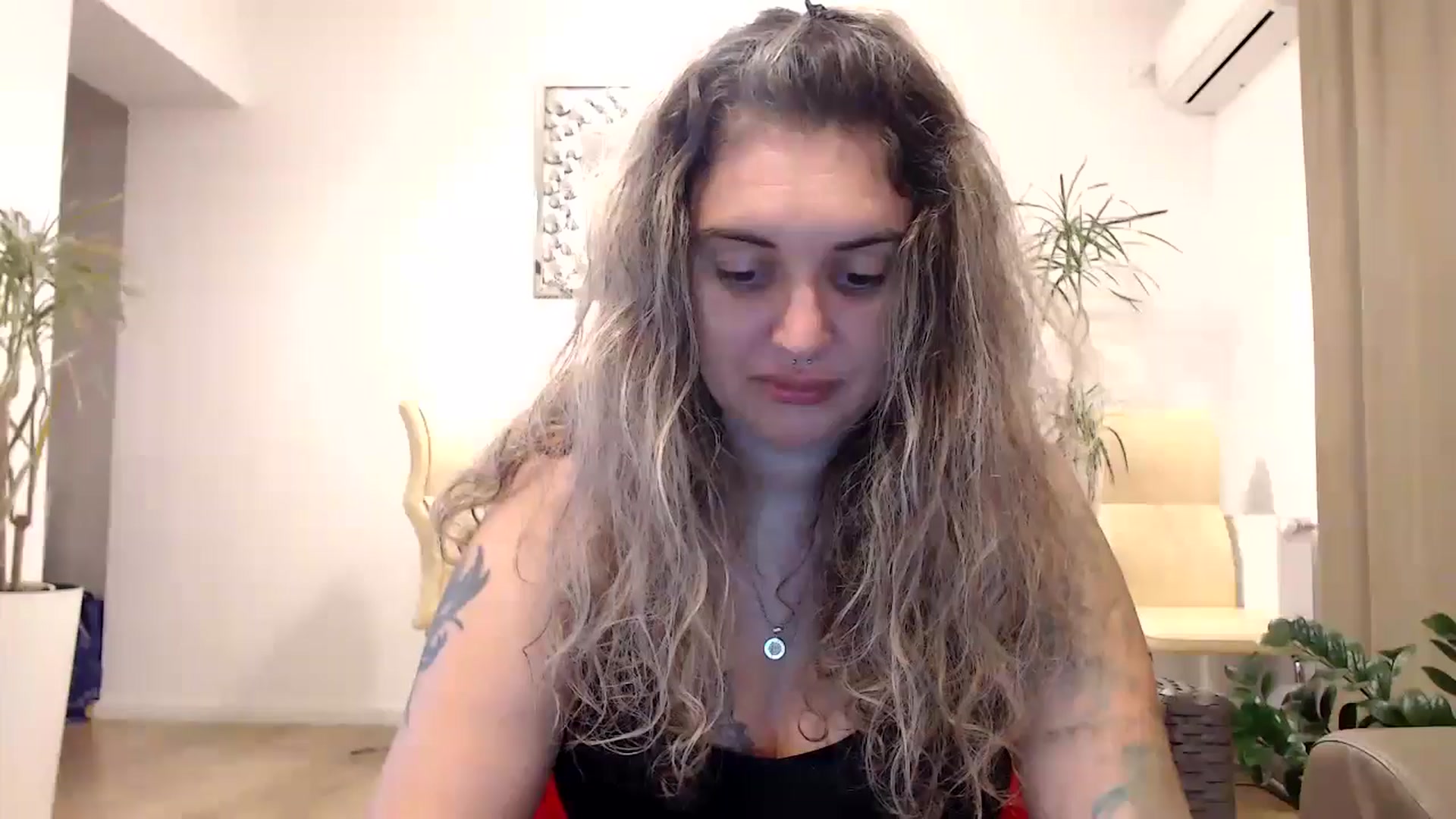 Gallery image thumbnail from MissDivinna's myfreecams stream on, 09/09/2024, 21:18 image 17 of 20