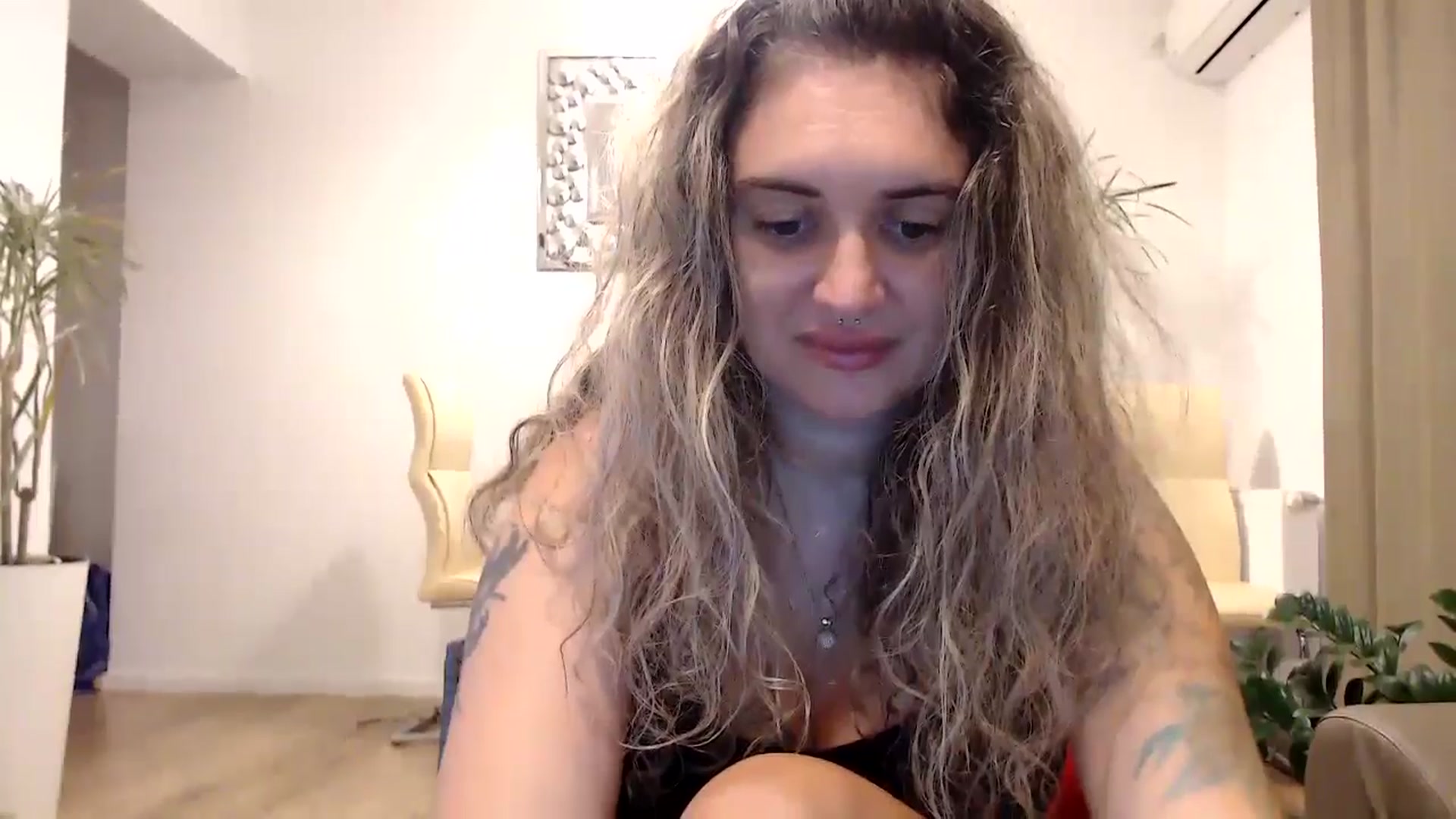 Gallery image thumbnail from MissDivinna's myfreecams stream on, 09/09/2024, 21:18 image 8 of 20