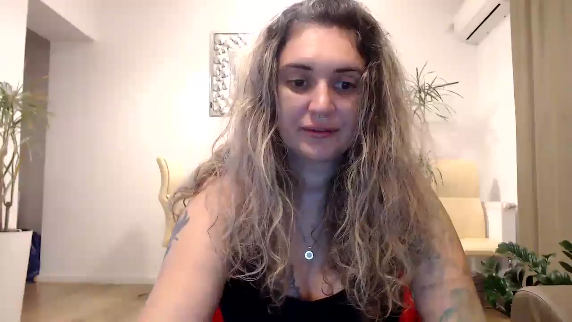 Gallery image thumbnail from MissDivinna's myfreecams stream on, 09/09/2024, 21:18 image 16 of 20