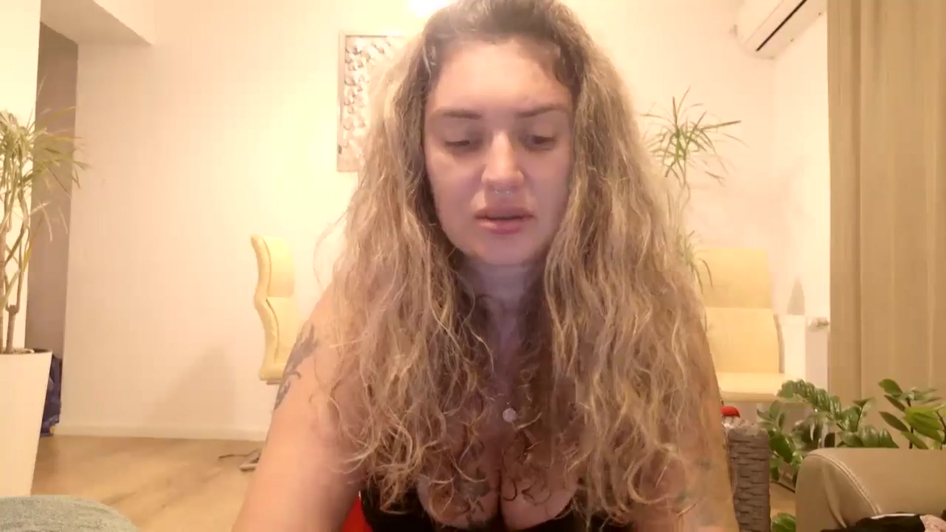 Gallery image thumbnail from MissDivinna's myfreecams stream on, 09/10/2024, 02:32 image 18 of 20