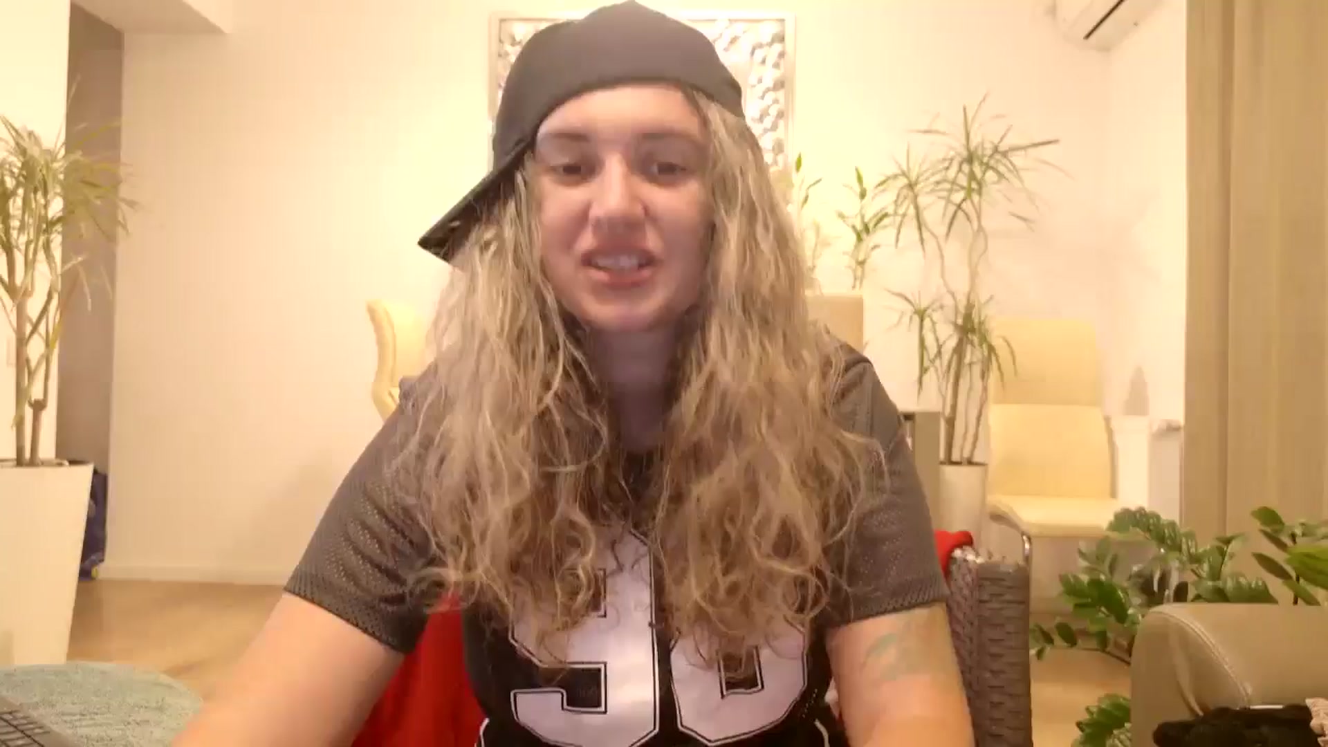 Gallery image thumbnail from MissDivinna's myfreecams stream on, 09/10/2024, 03:01 image 19 of 20