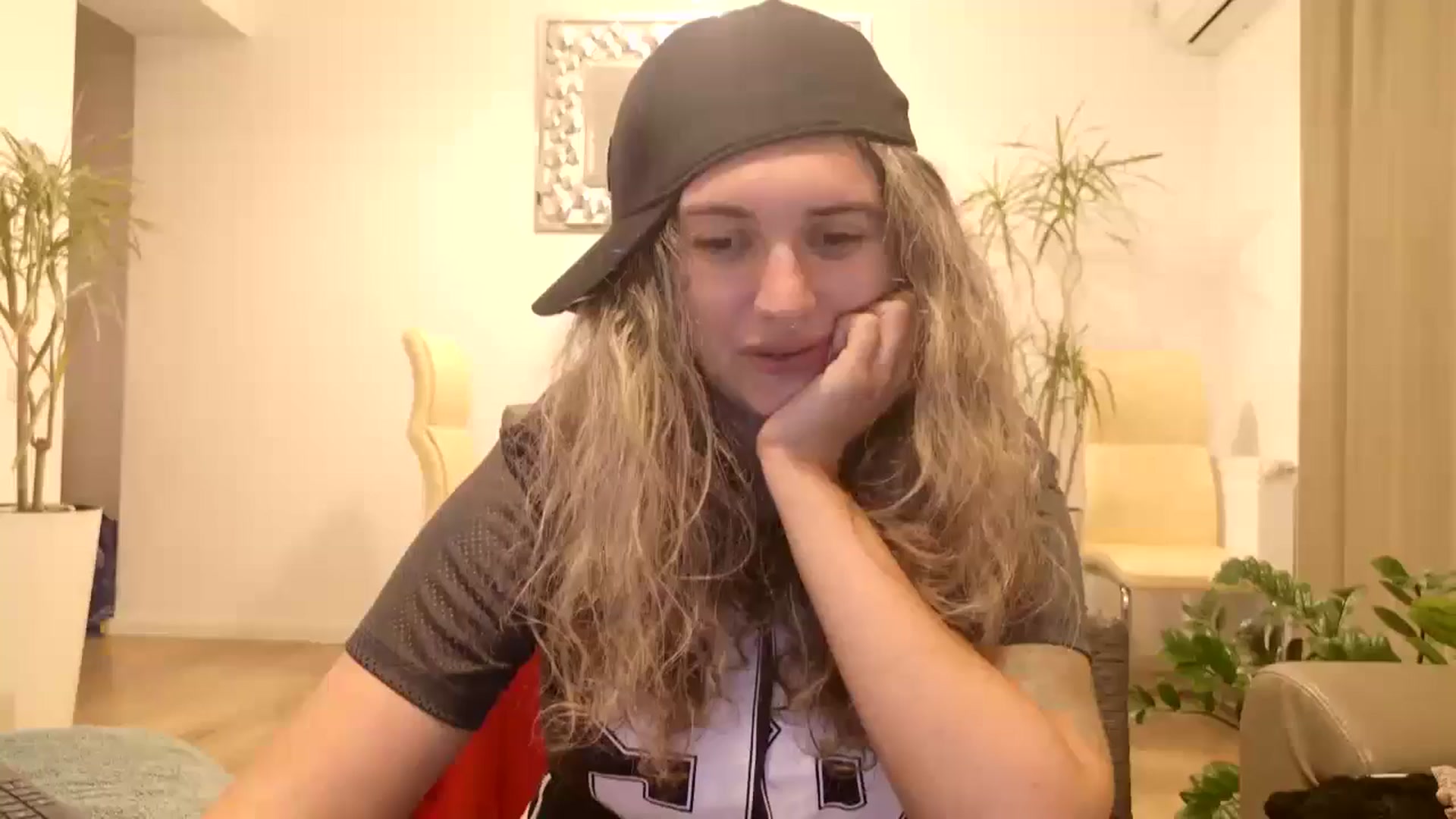 Gallery image thumbnail from MissDivinna's myfreecams stream on, 09/10/2024, 03:01 image 18 of 20