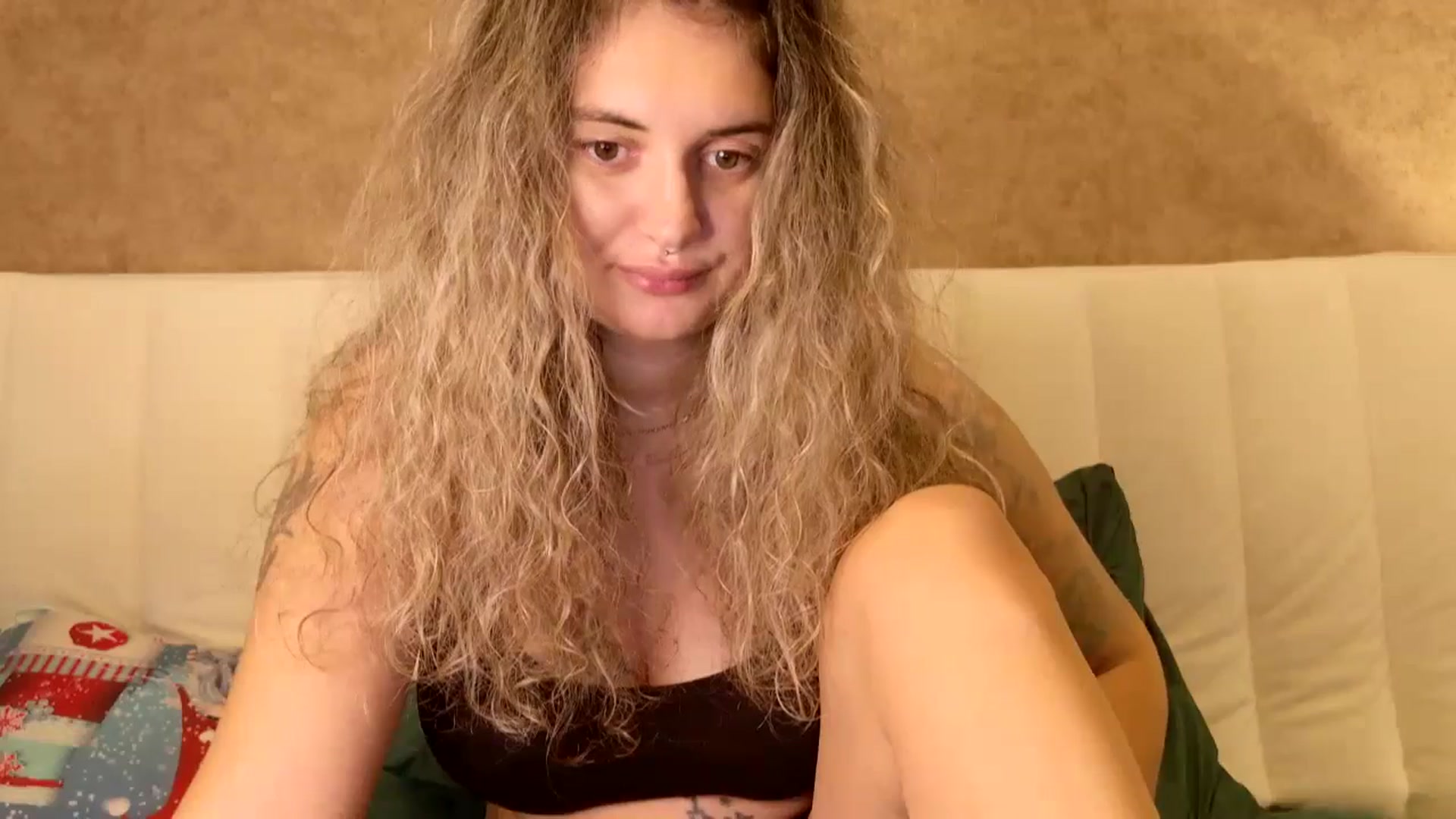 Gallery image thumbnail from MissDivinna's myfreecams stream on, 09/15/2024, 23:23 image 4 of 20