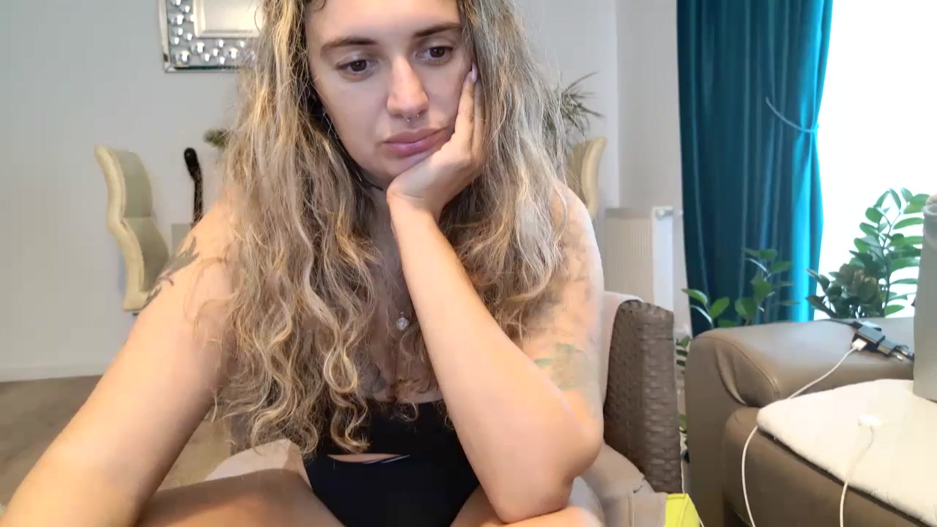 Gallery image thumbnail from MissDivinna's myfreecams stream on, 09/18/2024, 05:57 image 9 of 20