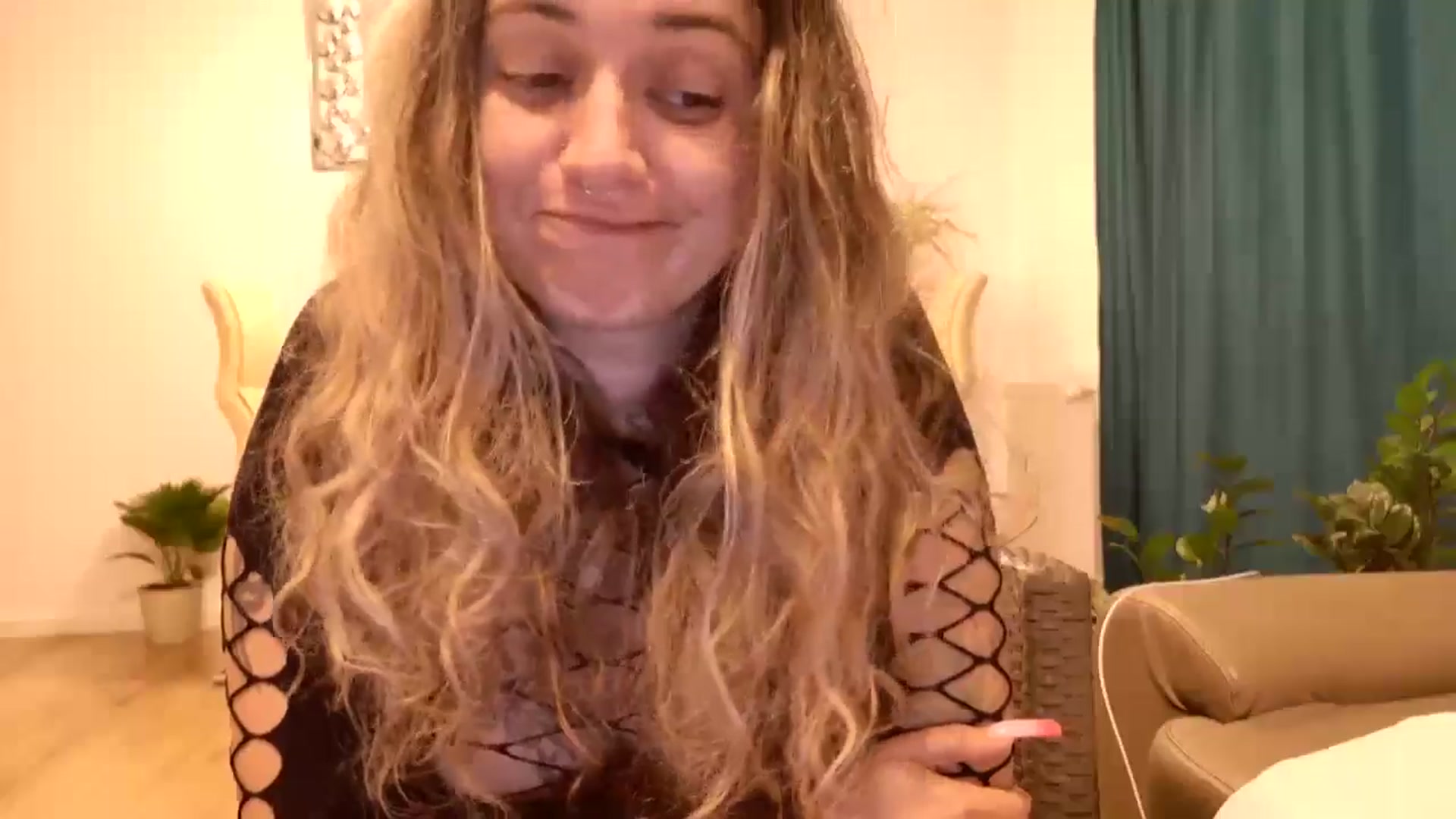 Gallery image thumbnail from MissDivinna's myfreecams stream on, 09/20/2024, 02:23 image 6 of 20