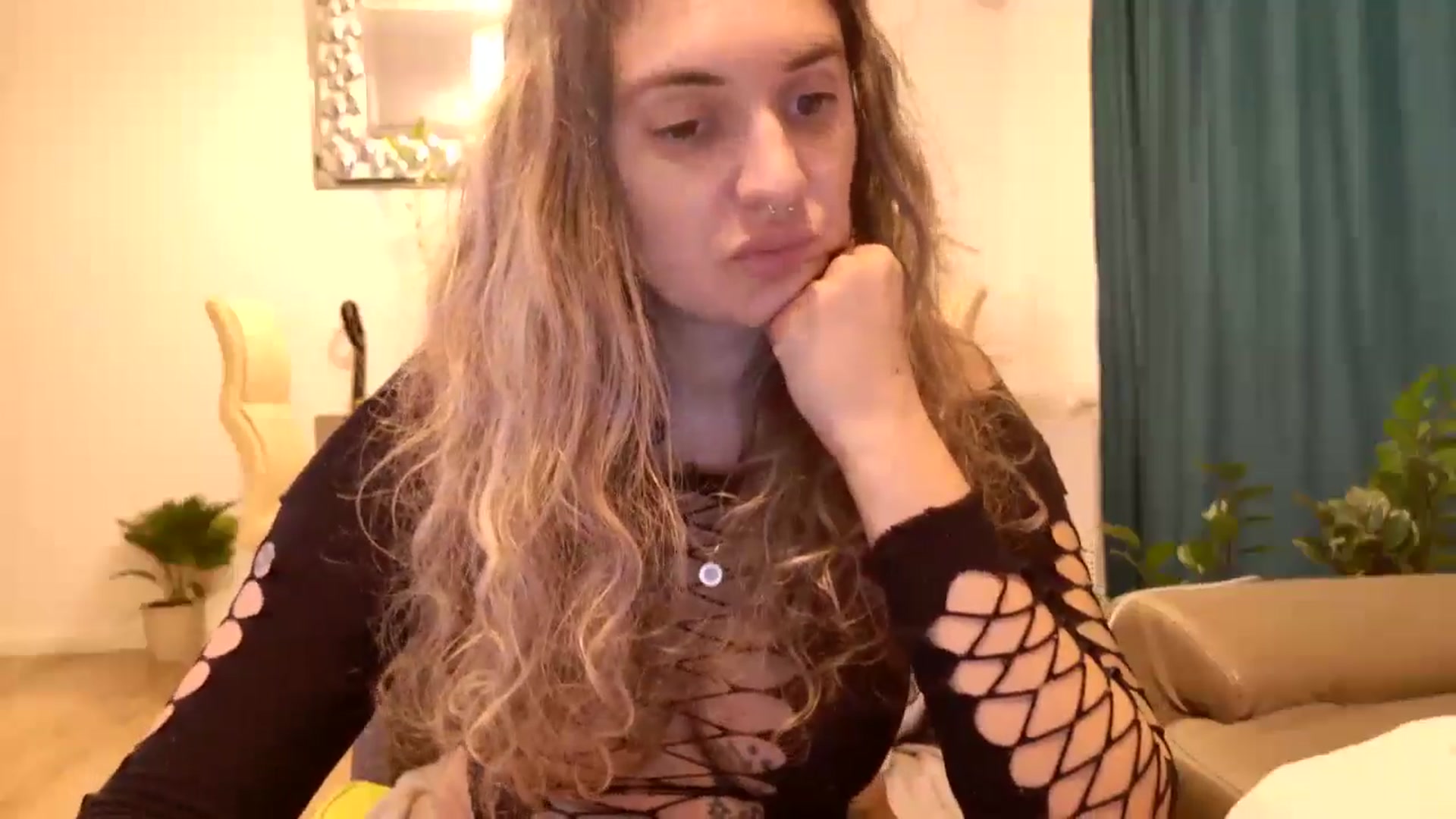 Gallery image thumbnail from MissDivinna's myfreecams stream on, 09/20/2024, 03:08 image 15 of 20
