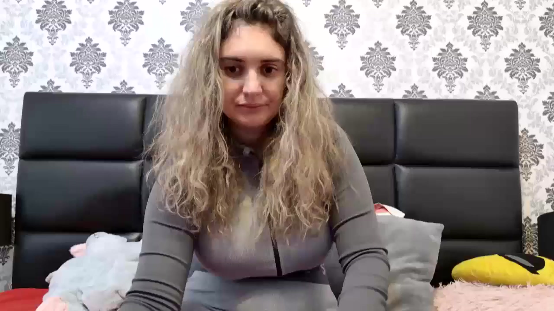 Gallery image thumbnail from MissDivinna's myfreecams stream on, 10/08/2024, 12:17 image 1 of 20