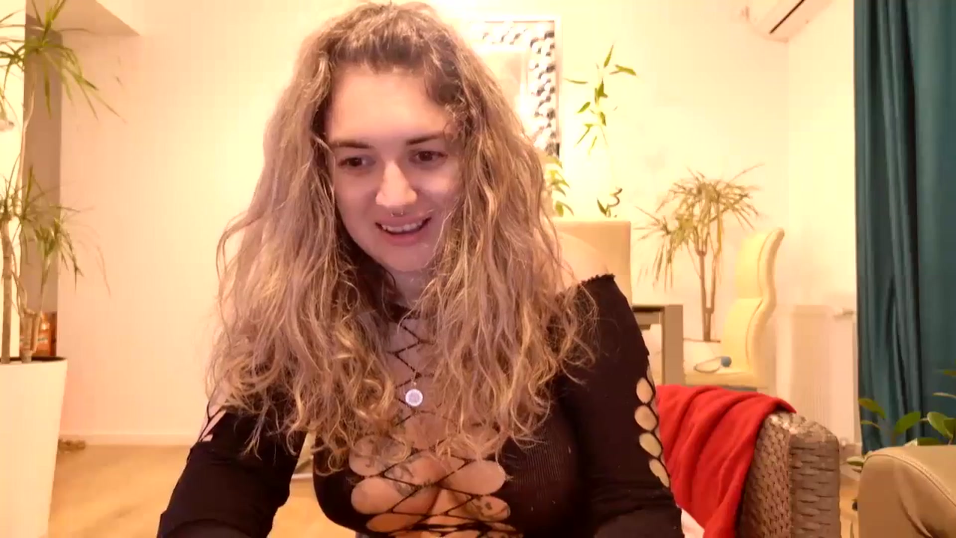 Gallery image thumbnail from MissDivinna's myfreecams stream on, 10/13/2024, 24:27 image 7 of 20