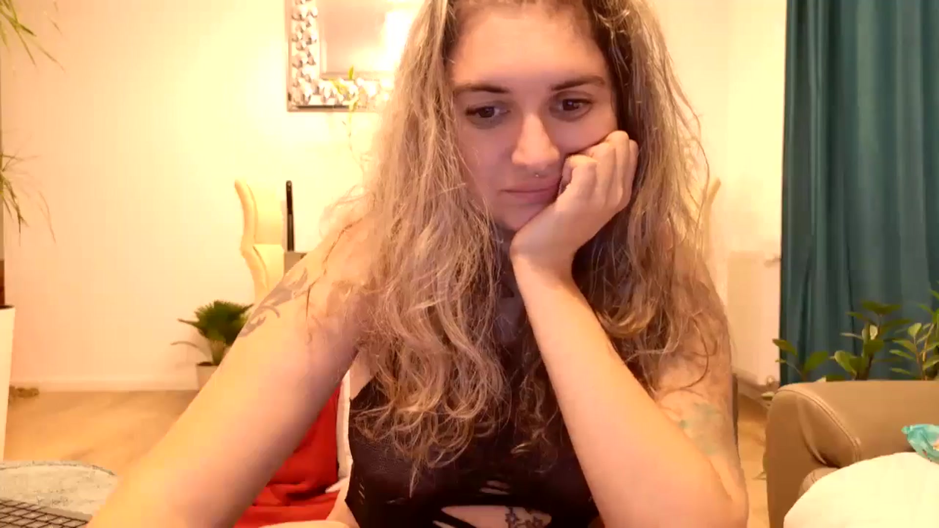 Gallery image thumbnail from MissDivinna's myfreecams stream on, 10/13/2024, 23:23 image 7 of 20