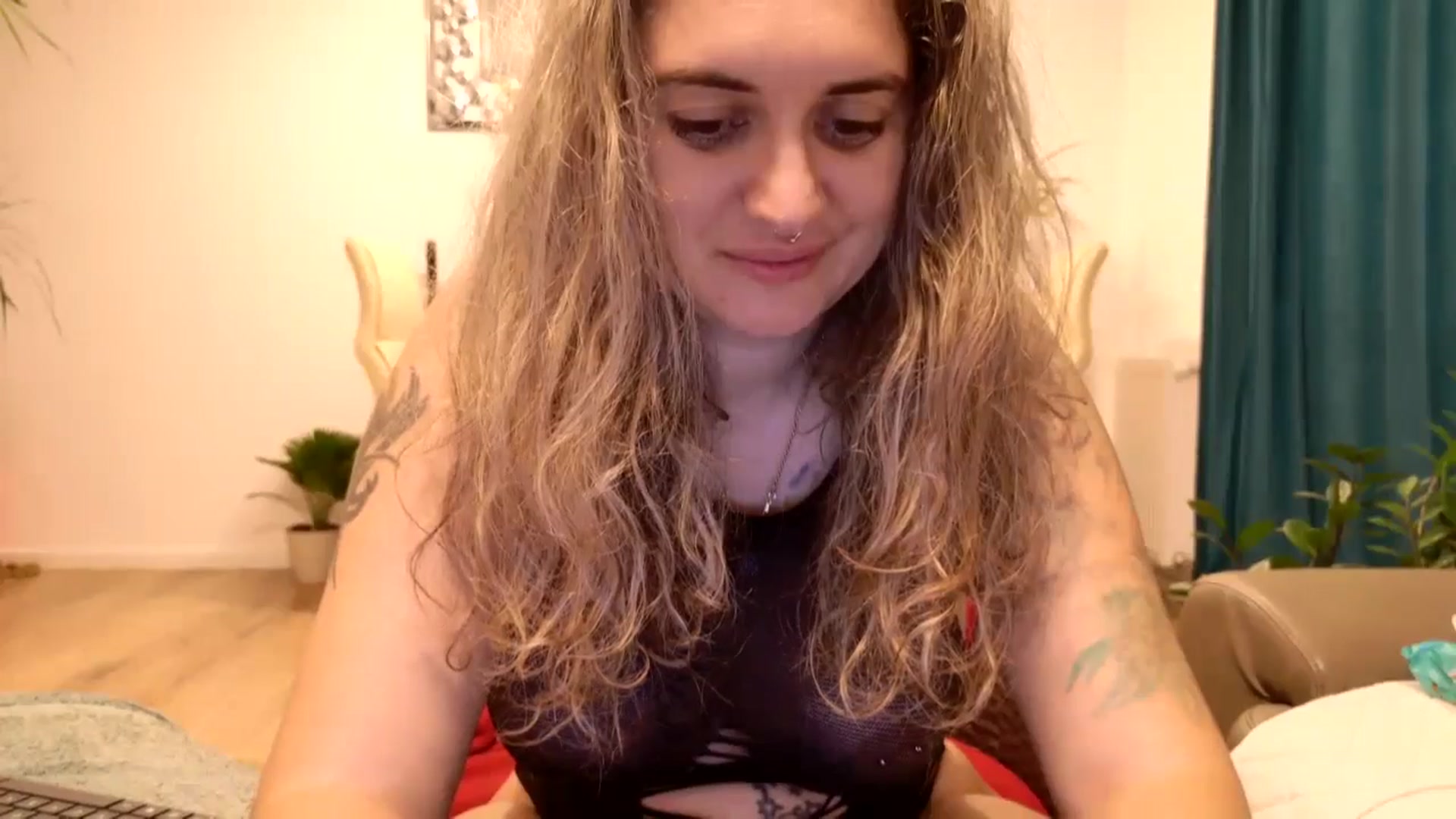 Gallery image thumbnail from MissDivinna's myfreecams stream on, 10/13/2024, 23:23 image 13 of 20