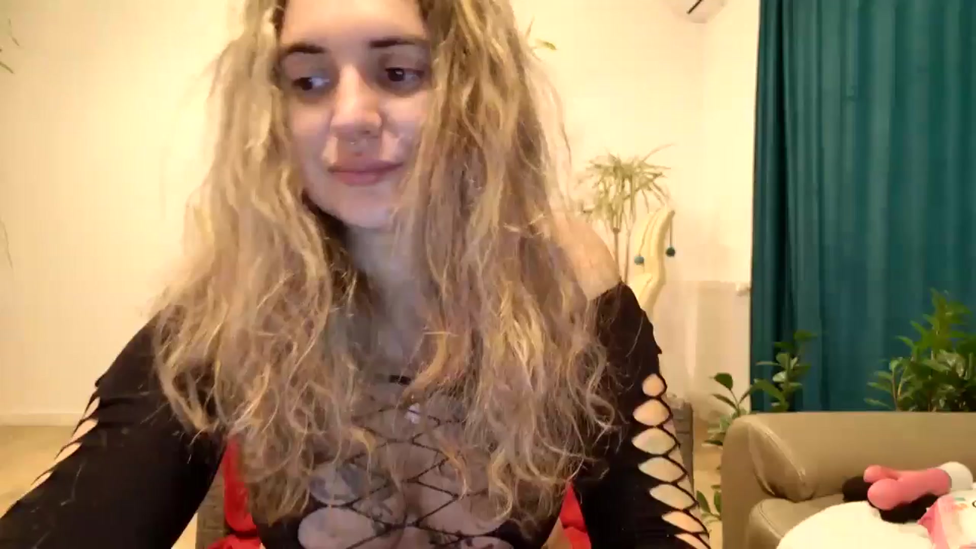 Gallery image thumbnail from MissDivinna's myfreecams stream on, 10/17/2024, 02:24 image 3 of 20