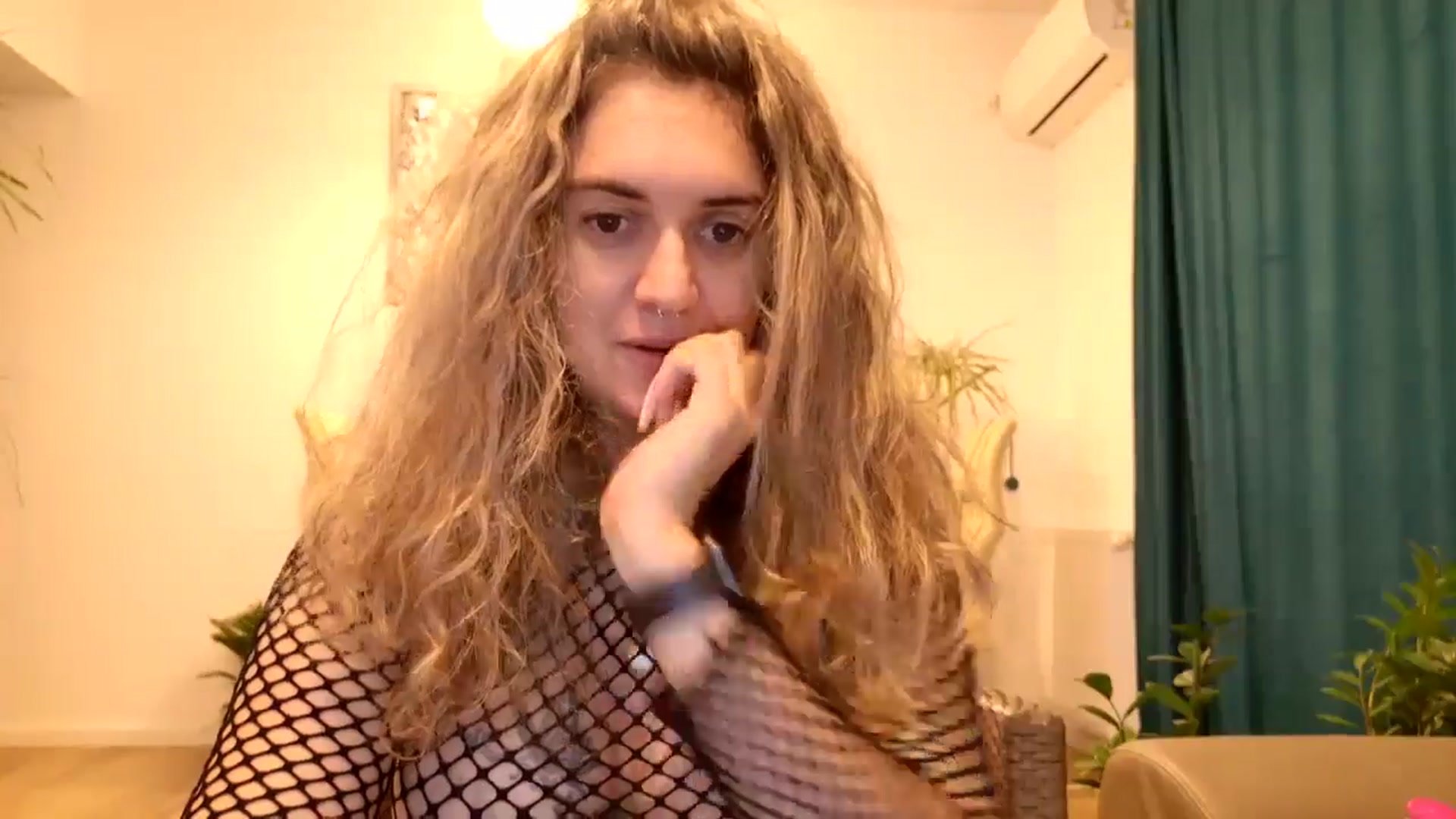 Gallery image thumbnail from MissDivinna's myfreecams stream on, 10/17/2024, 04:54 image 19 of 20