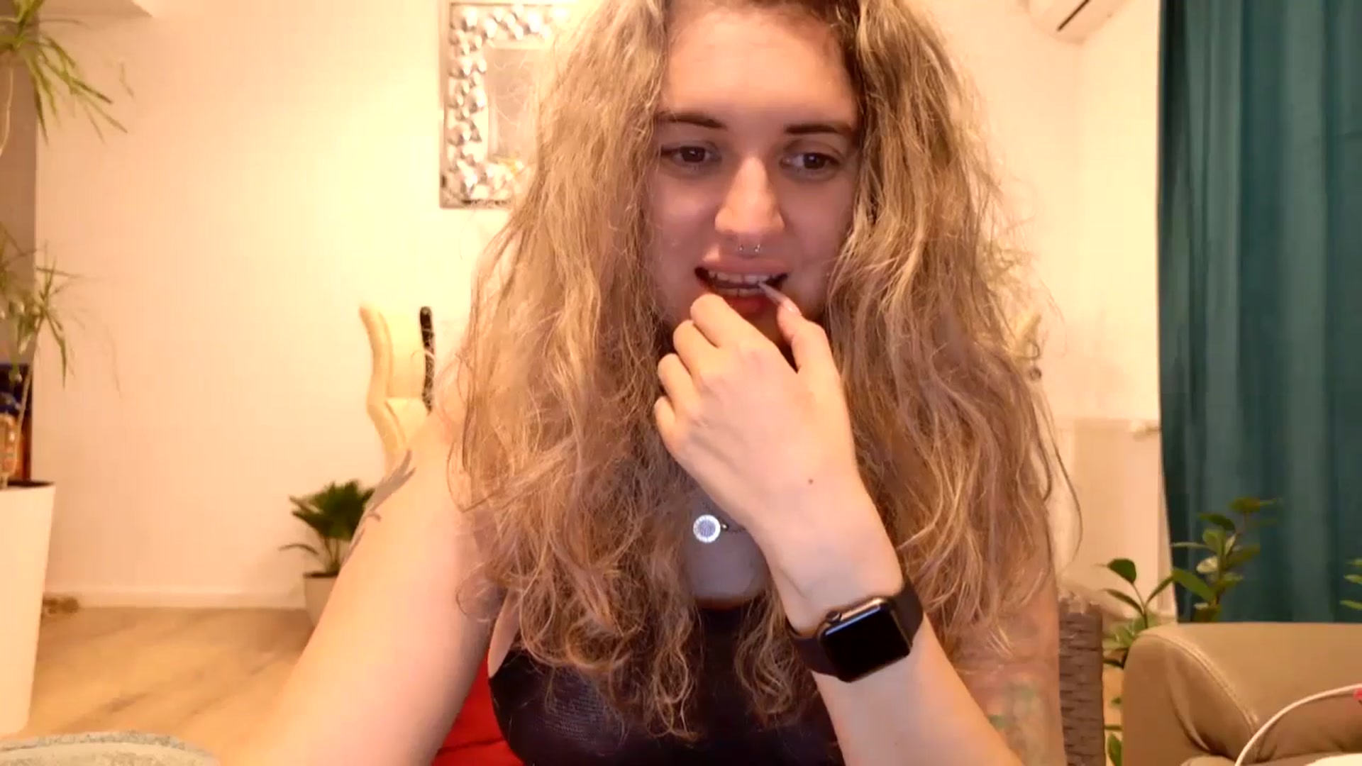 Gallery image thumbnail from MissDivinna's myfreecams stream on, 10/18/2024, 24:01 image 19 of 20