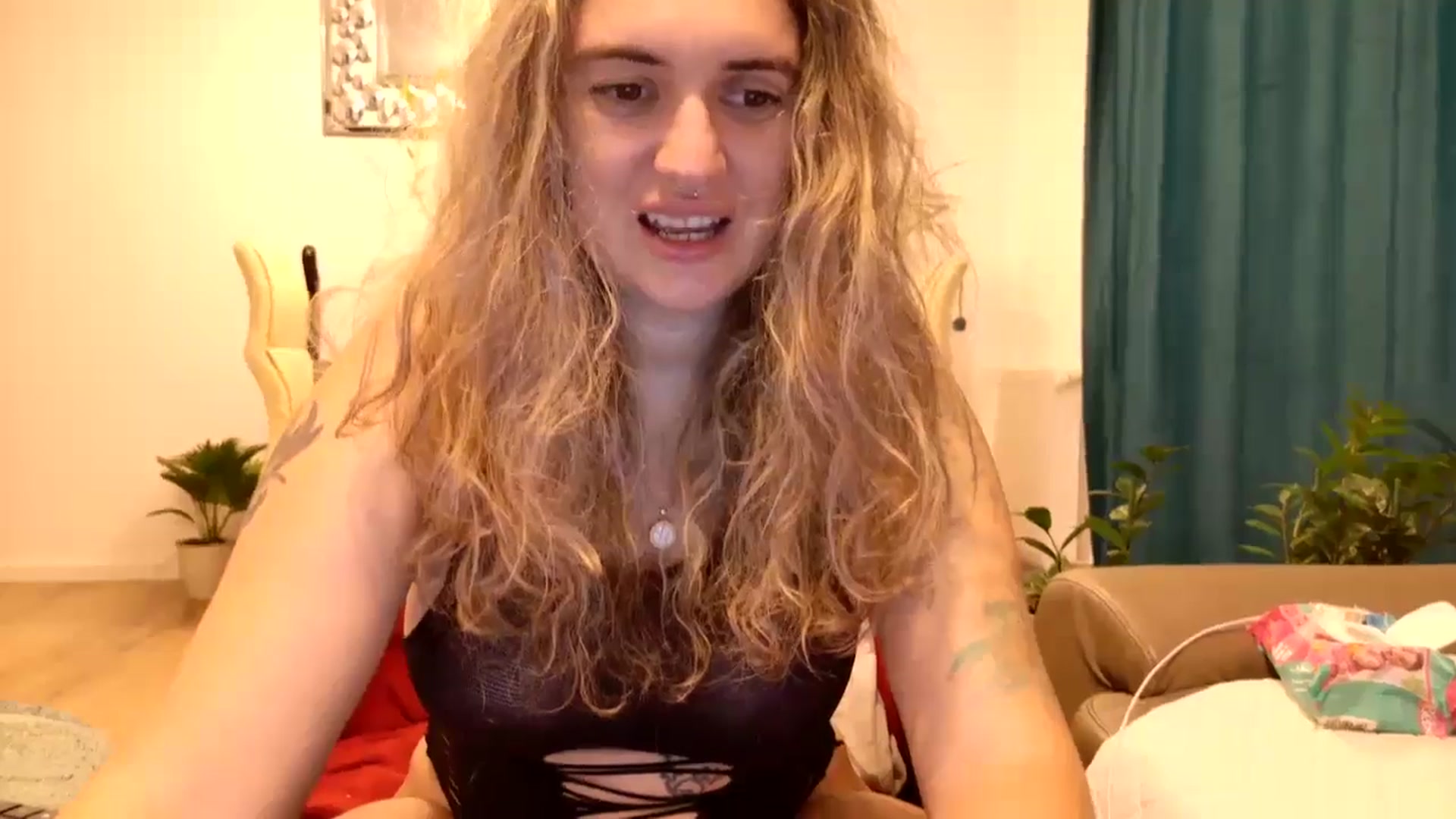 Gallery image thumbnail from MissDivinna's myfreecams stream on, 10/18/2024, 24:01 image 14 of 20