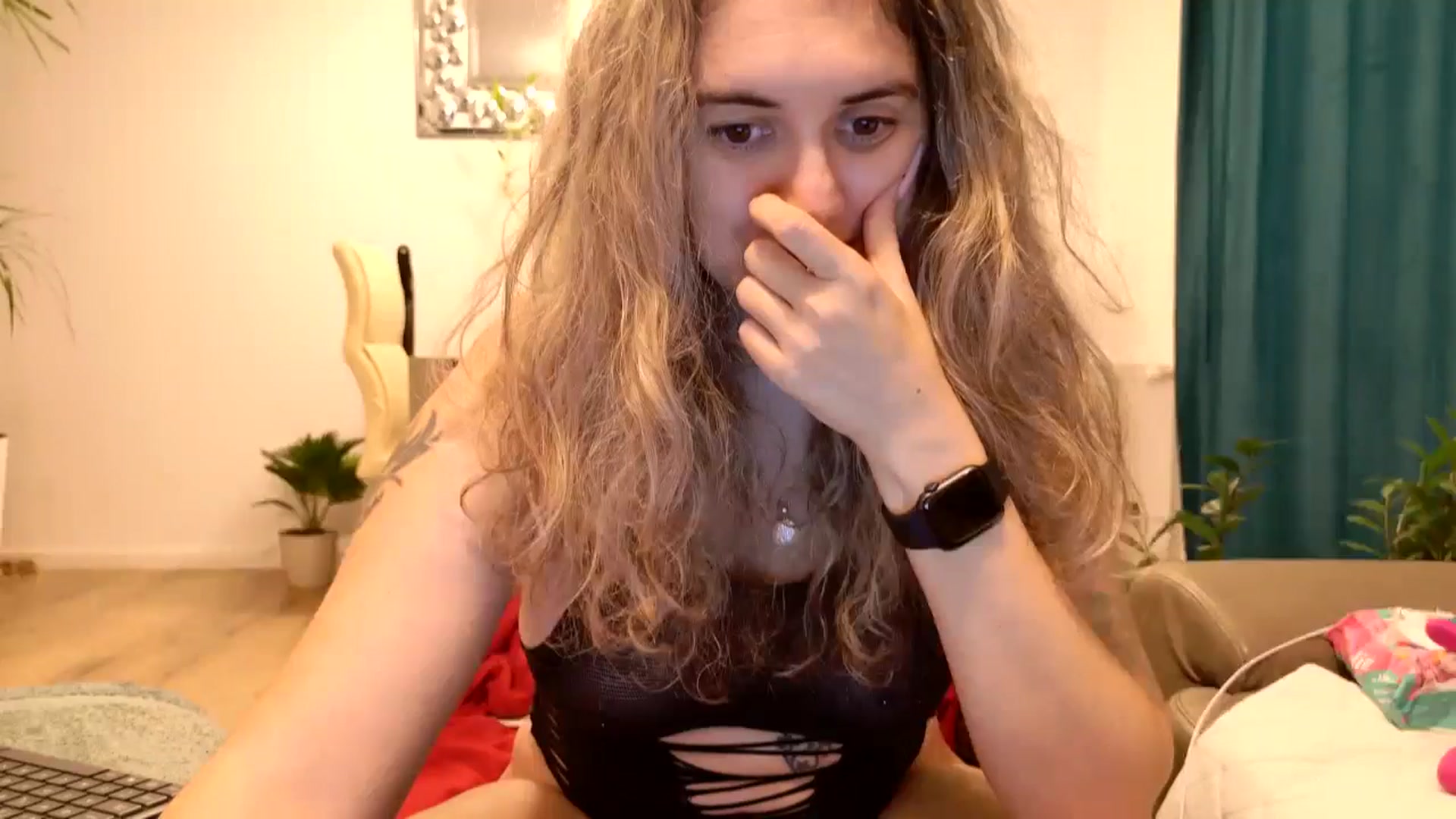 Gallery image thumbnail from MissDivinna's myfreecams stream on, 10/18/2024, 02:30 image 5 of 20