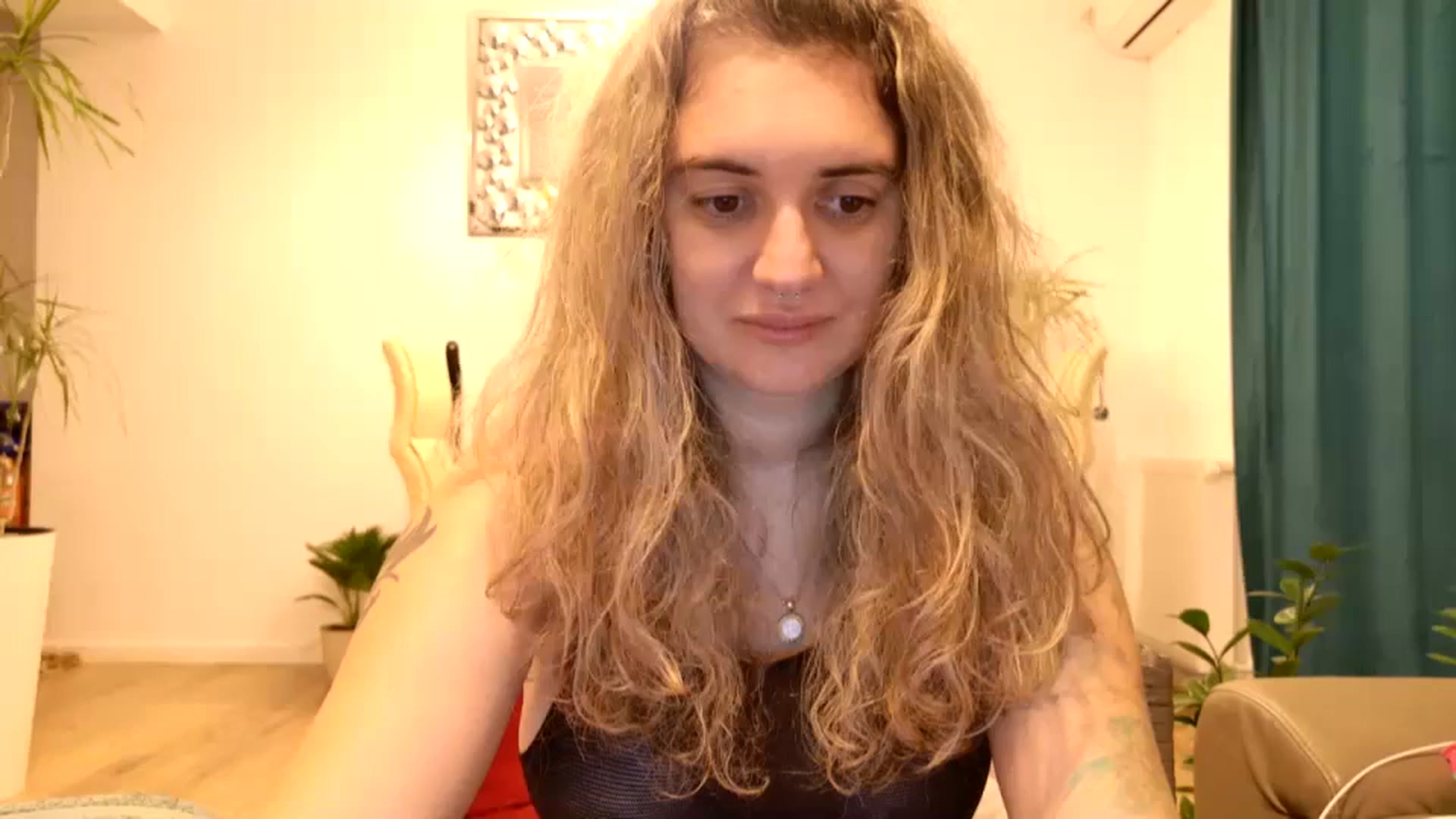 Gallery image thumbnail from MissDivinna's myfreecams stream on, 10/18/2024, 02:30 image 1 of 20